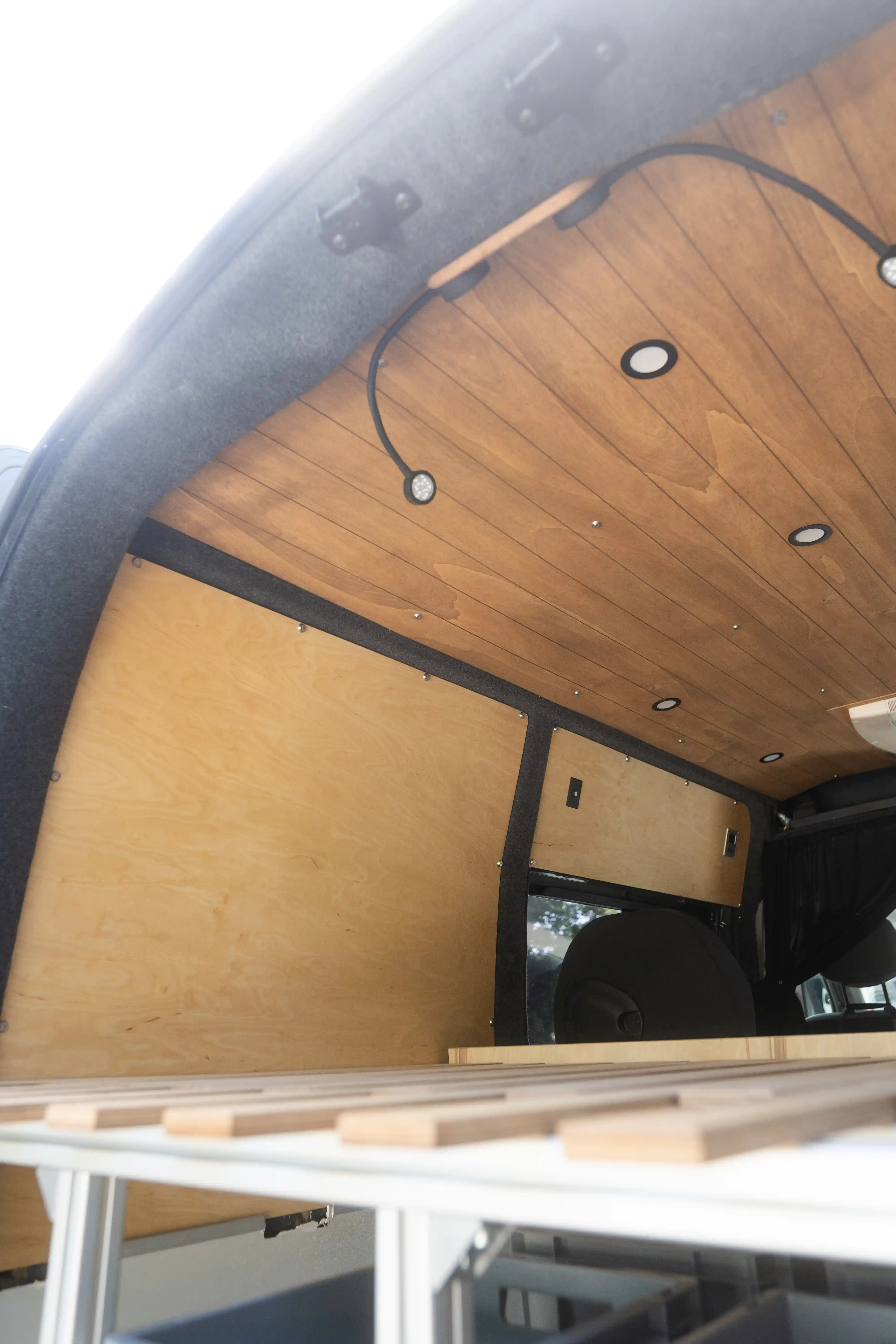 renault-master-camper-seitenverkleidung-himmel