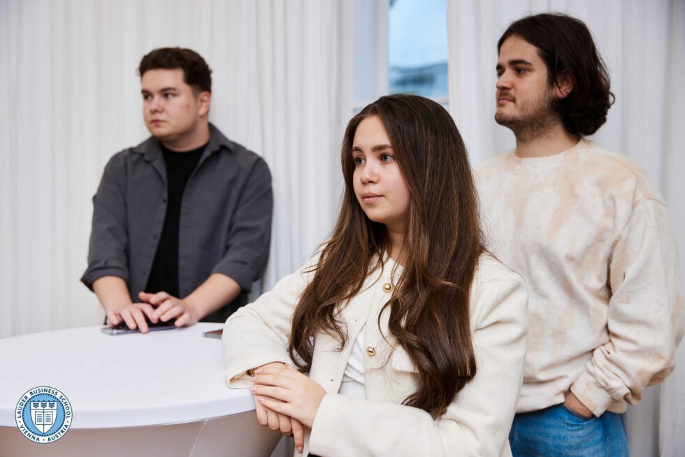 Students listening toMag. Berthold Baurek-Karlic, founder and managing director of Venionaire Capital