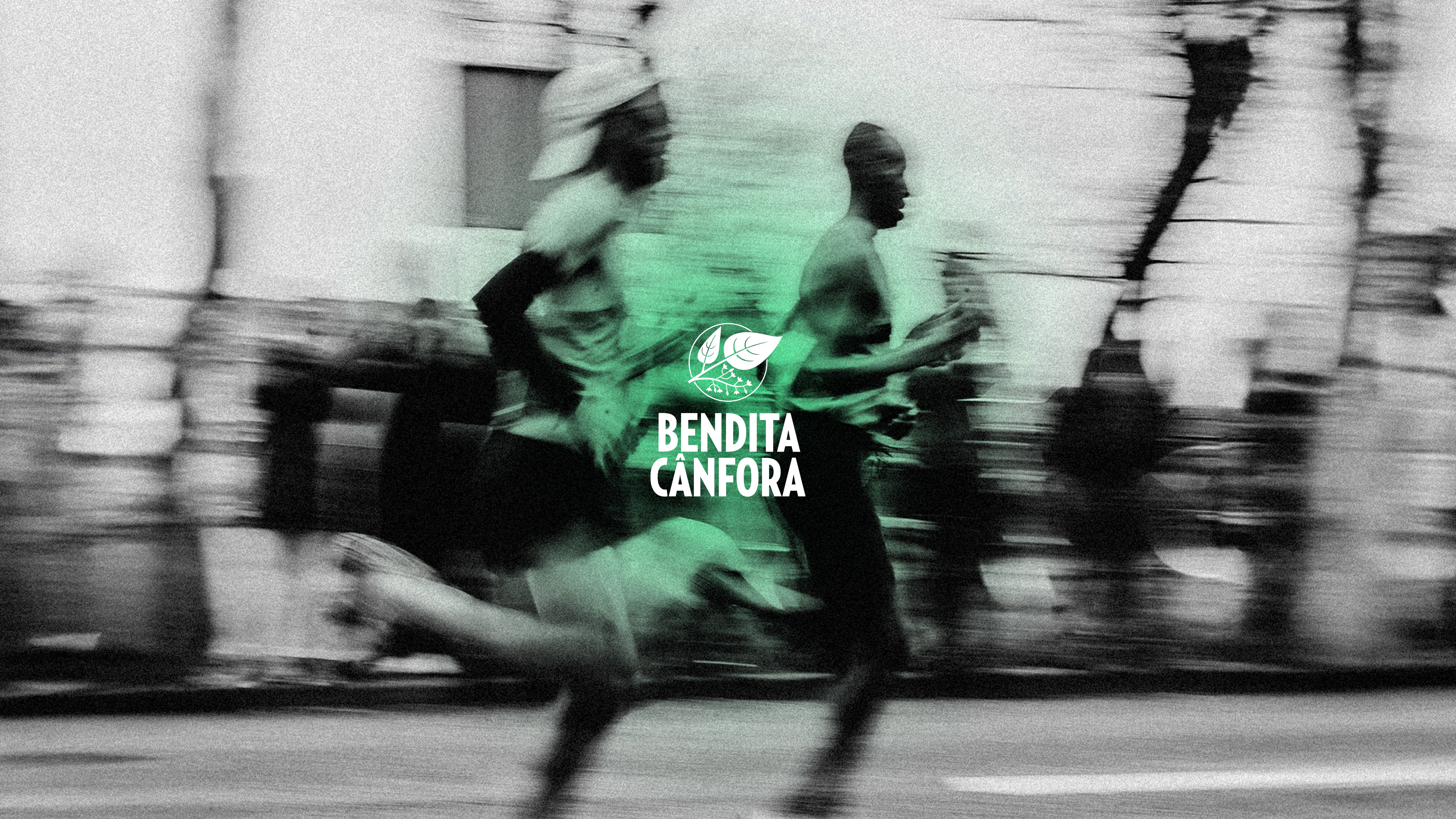 iPhone Mockup represent a screenshot of this App