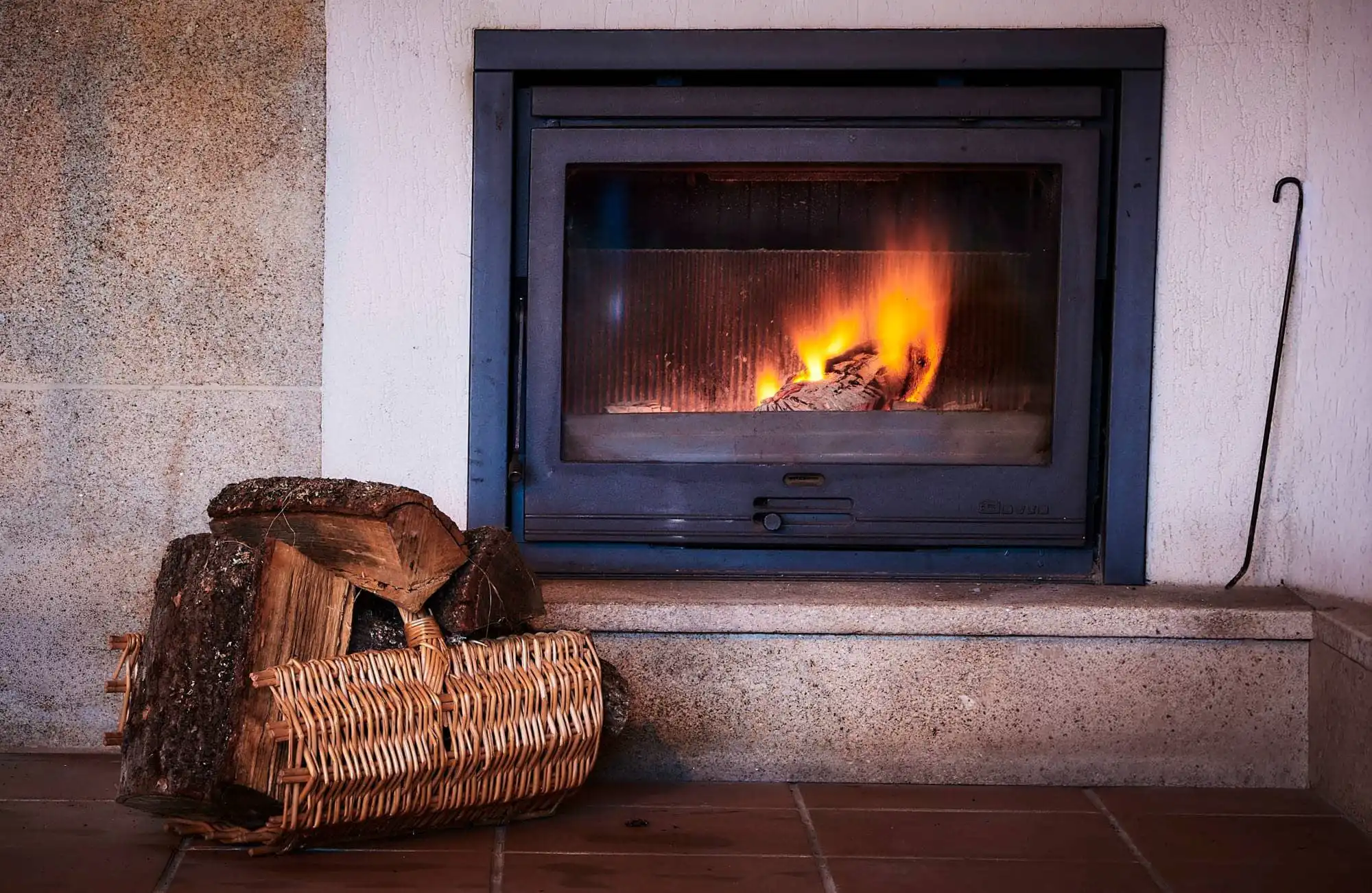 Chimenea de Casa Cruceiro - Sala de estar rural perfecta para el otoño e invierno en Galicia