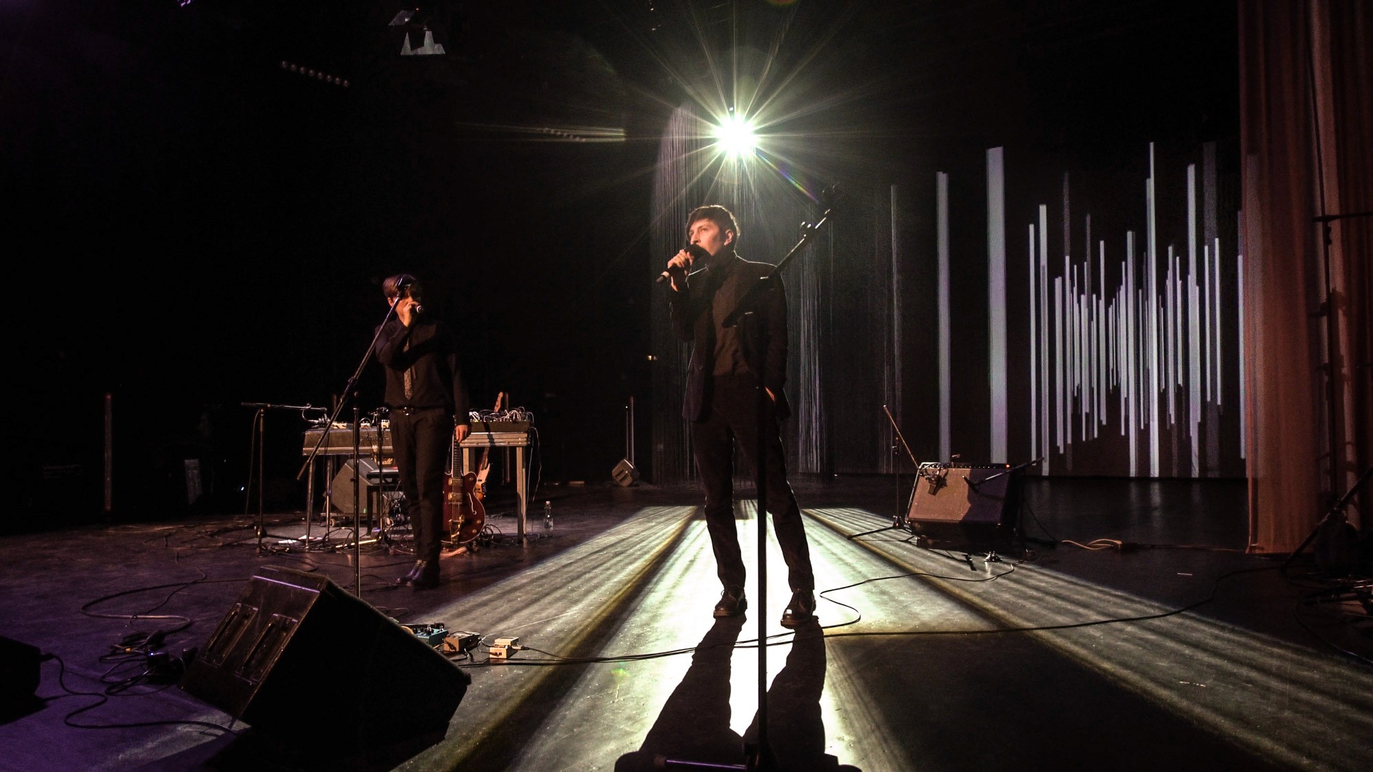 Woanders - stage projection mapping