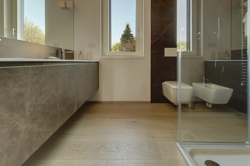 Pavimento-in-legno-bagno-monza (MB) Galimberti-IMG_2611.jpg