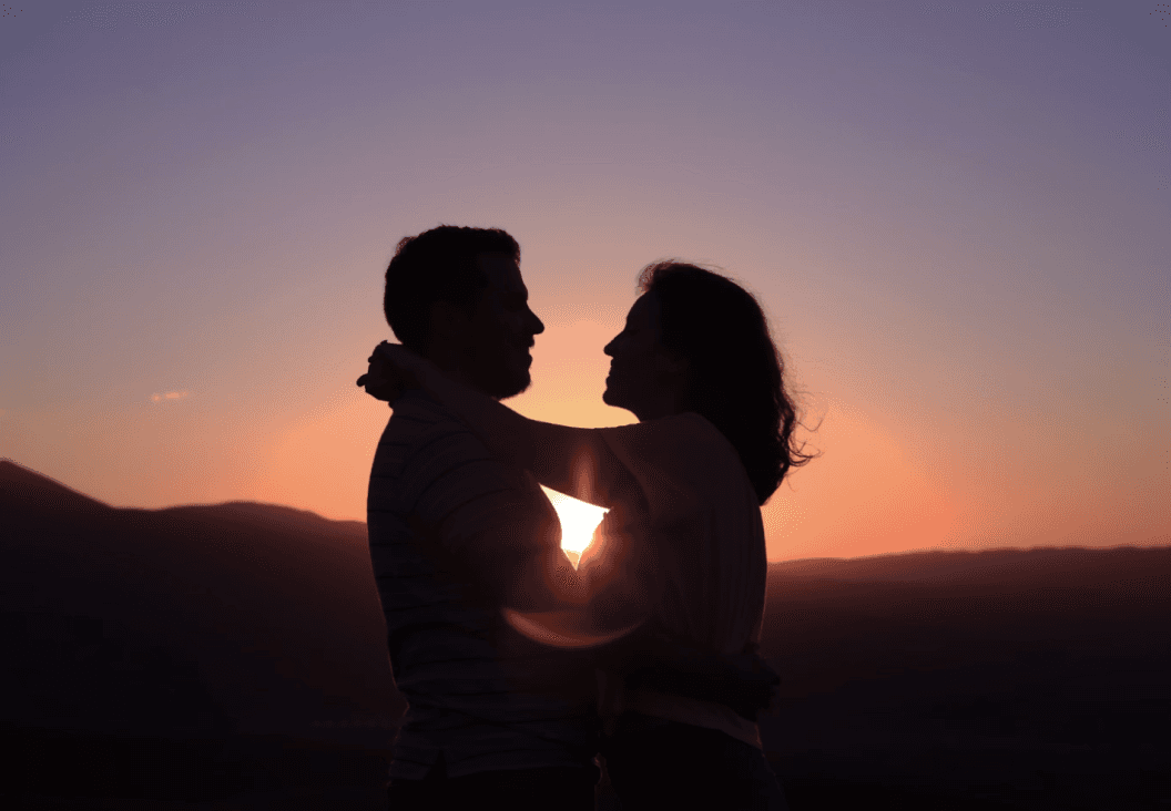 couple at sunset symbolizing improved intimacy and confidence after weight loss