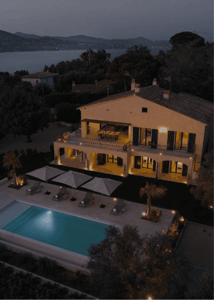 vue sur une villa de Saint tropez