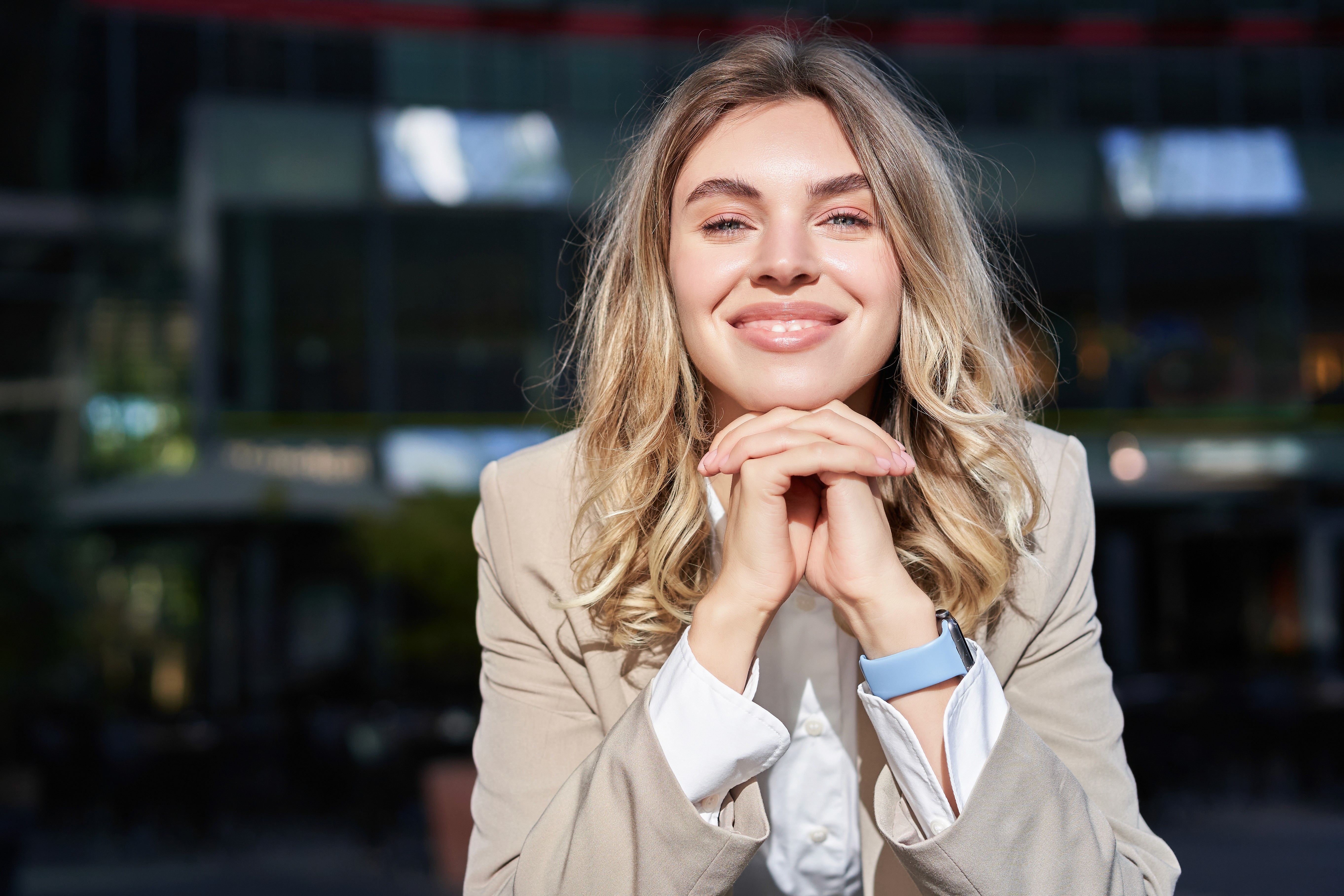 woman with blonde hair