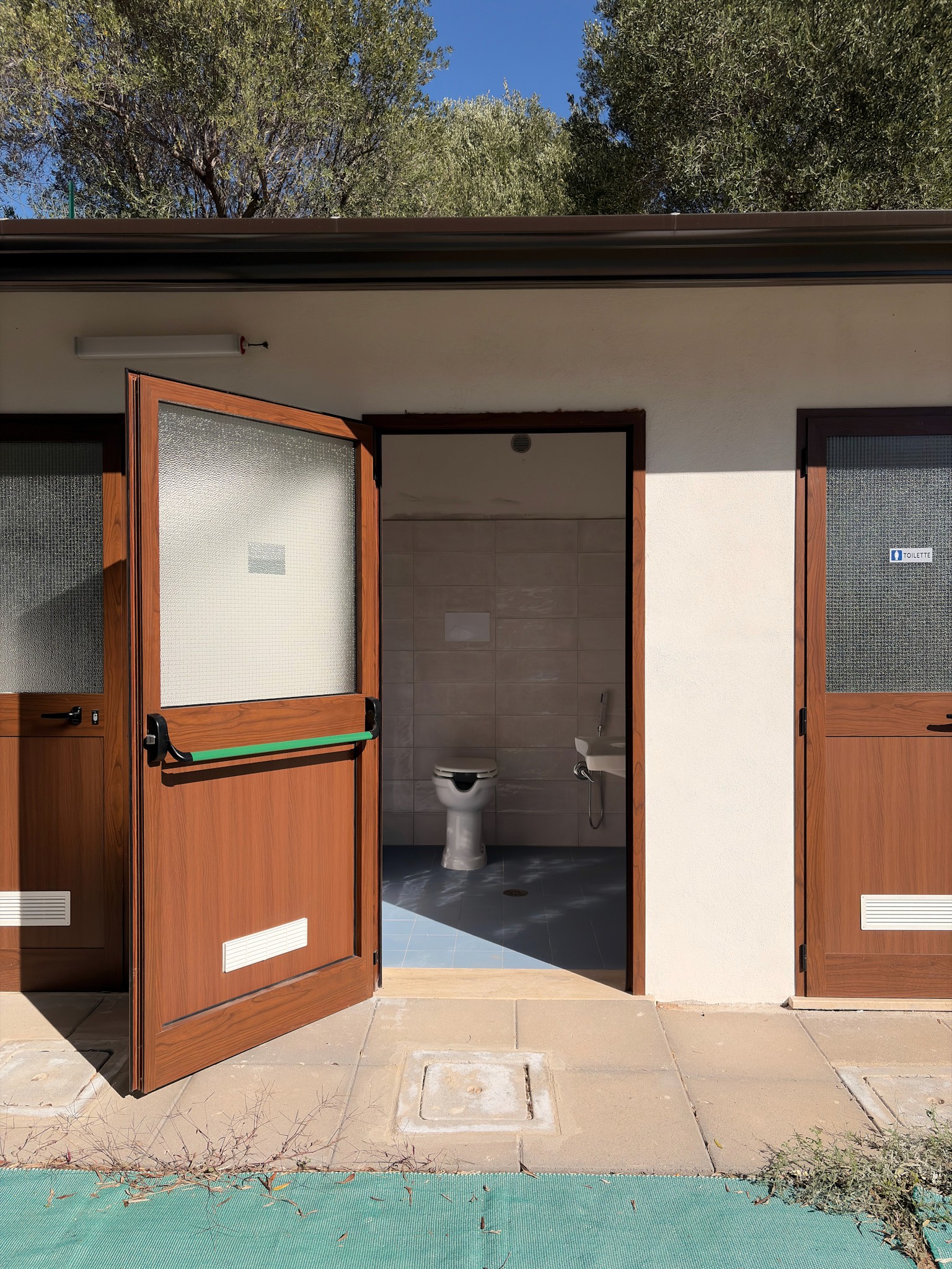 Laundry and Dry Cleaning Services