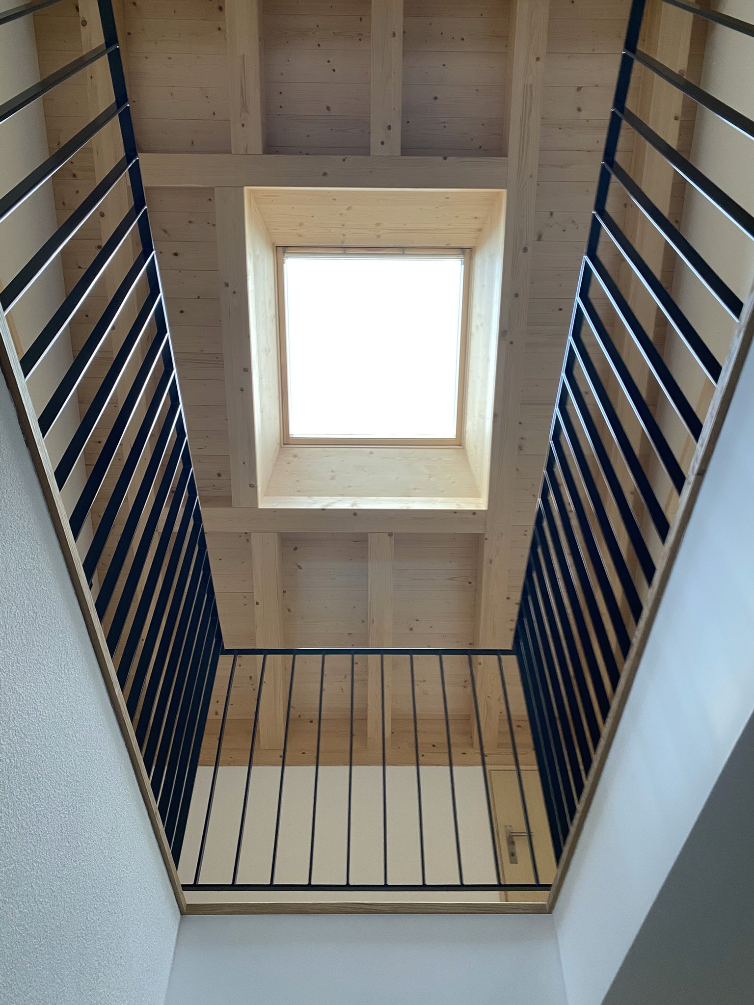 Offene Gallerie mit Dachfenster konstruktion made by Niggli Architektur Grüsch