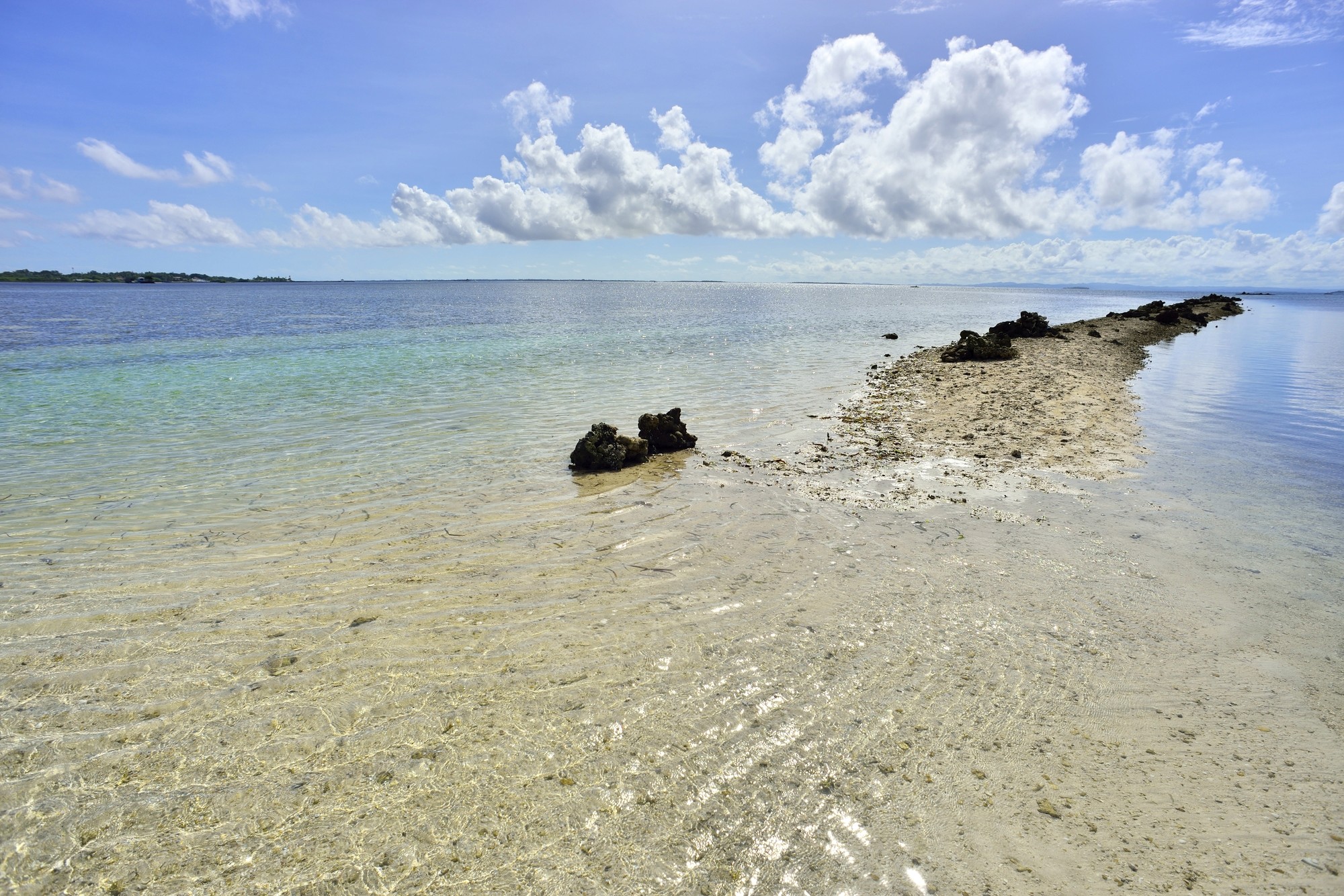 photography of dam during daytime