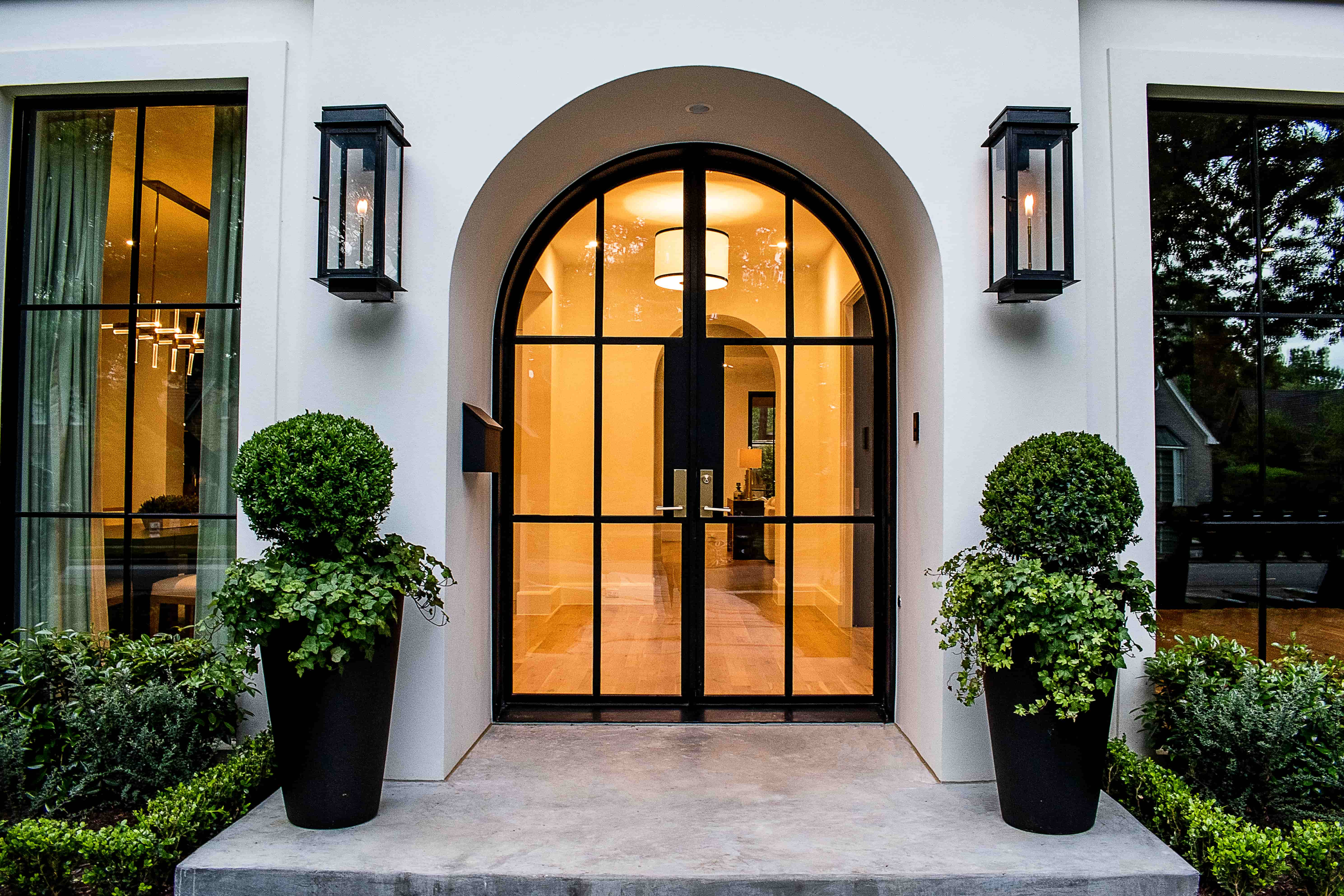 Luxury front entry landscape  design on a University Park TX home by Blount Designs