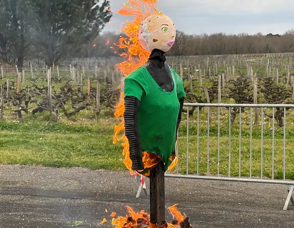 La fée brûle au carnaval d'Arcins