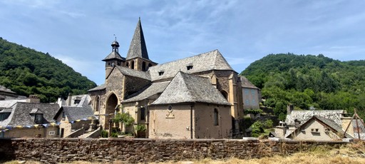 L'église d'Estaing en Aveyron