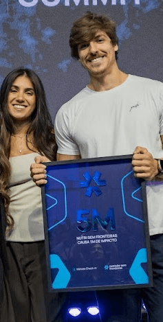 Bruno Macedo e Ana com Placas no Summit 2025