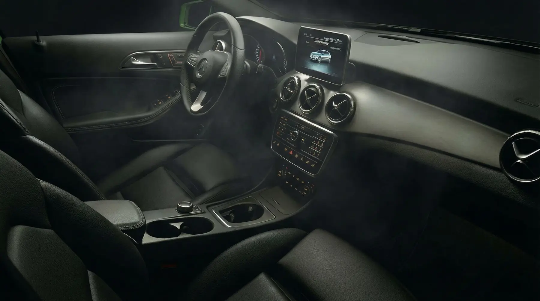 Habitacle d’une Mercedes GLA avec présence d’odeurs à traiter