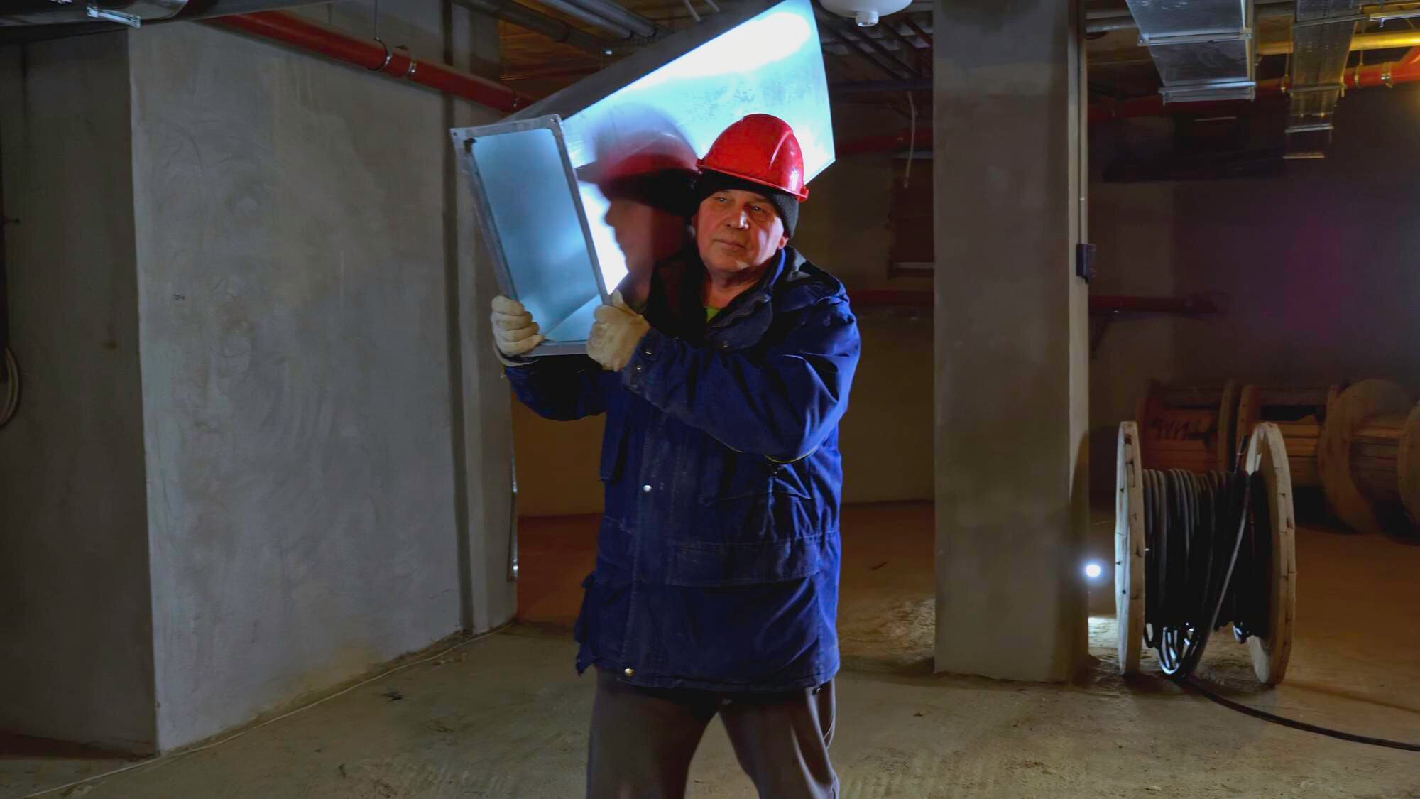 採用模組化預製技術，解決香港國際機場 HKIA 禁區工程夜間施工時間受限的問題 (Using prefabrication technology to solve HKIA restricted area night construction time limits)