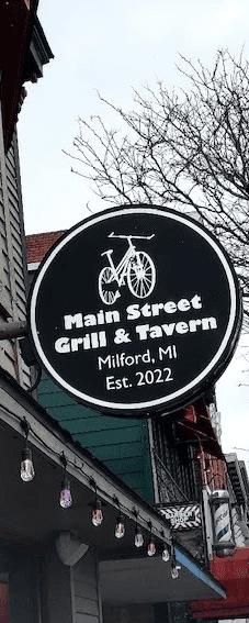 Dynamic picture of a cyclist riding downhill