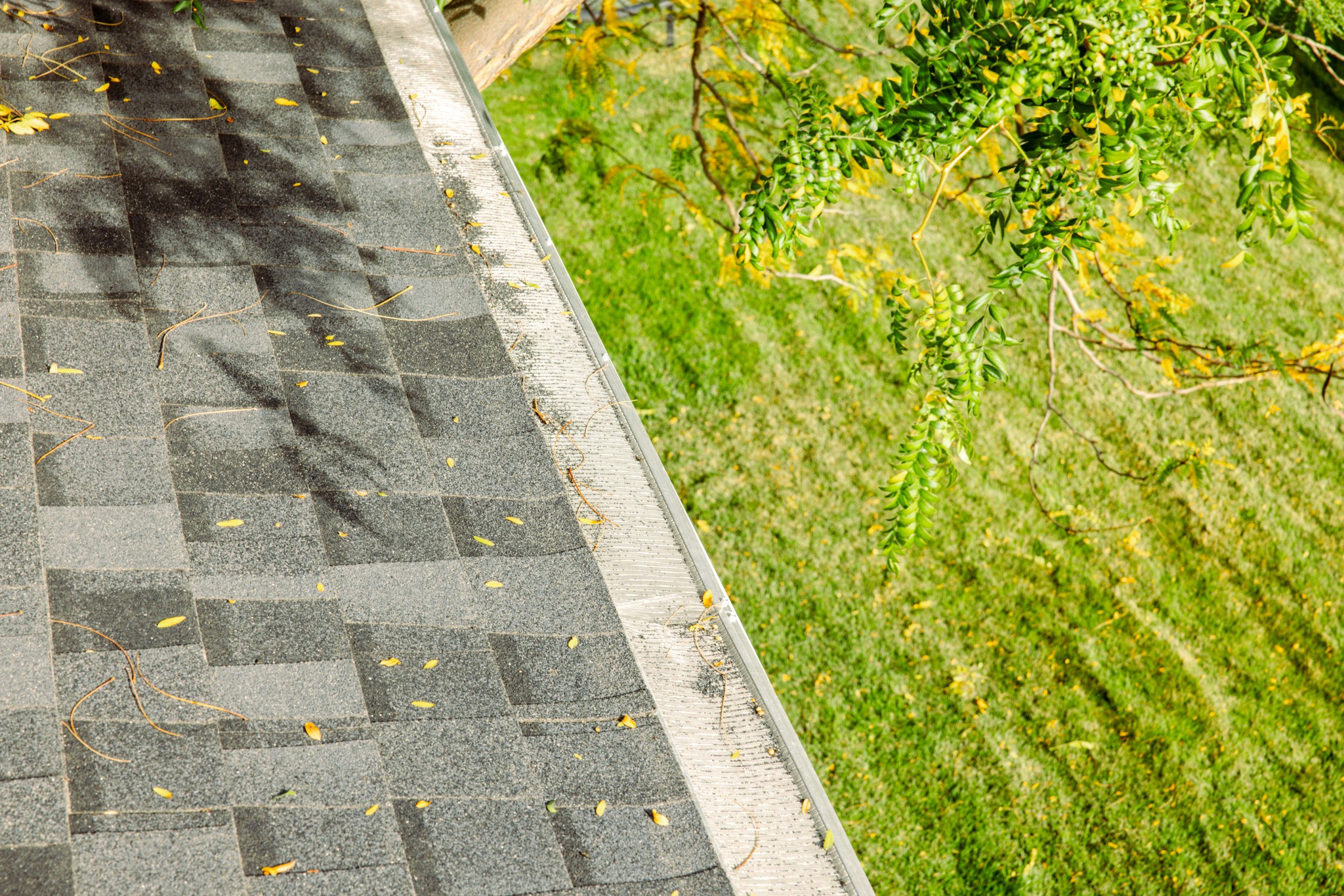 Before and after gutter cleaning in Brigham City Utah