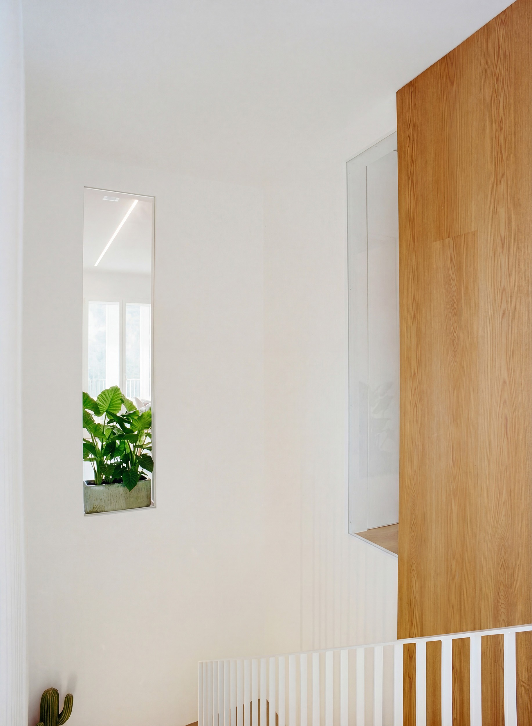 Small workshop with a metal table in the middle