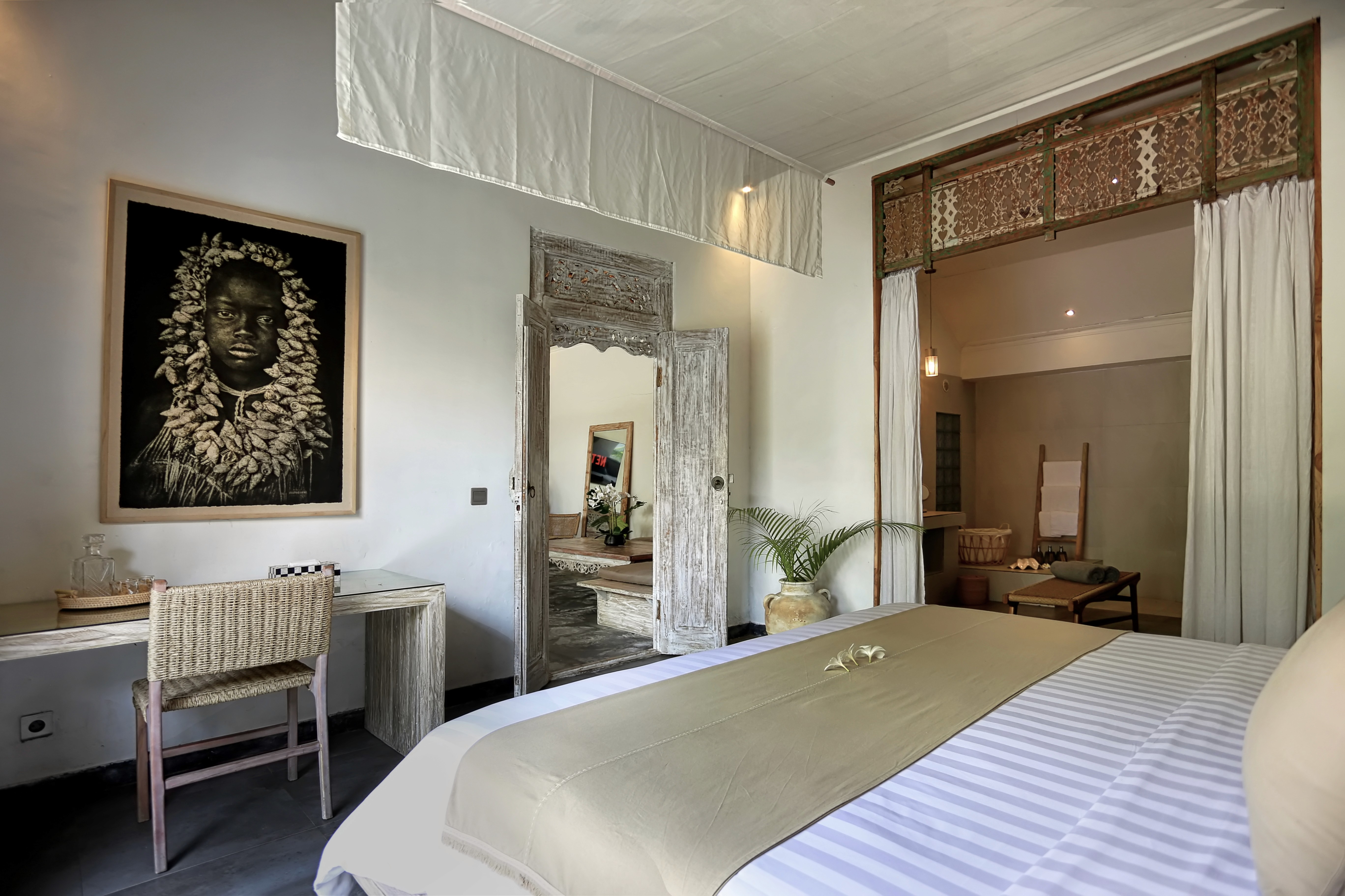 bedroom-bathroom-connection-villa-indiana-kenanga-nusa-lembongan