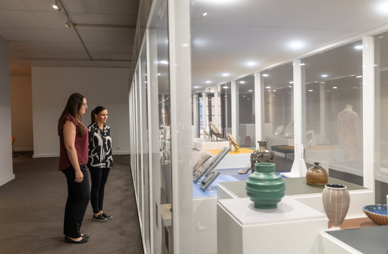 Wedgwood: Artists and Industry