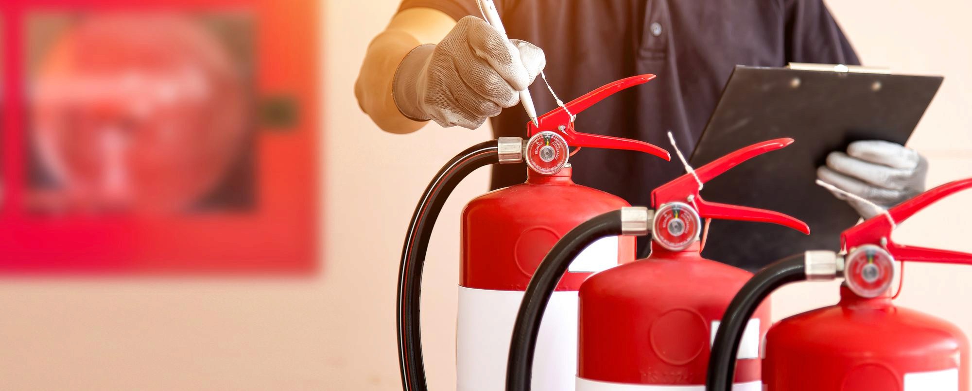 香港機場展覽工程及裝修必須採用符合國際消防標準的防焰物料 (Airport exhibition engineering must use fire-retardant materials complying with international fire safety standards)