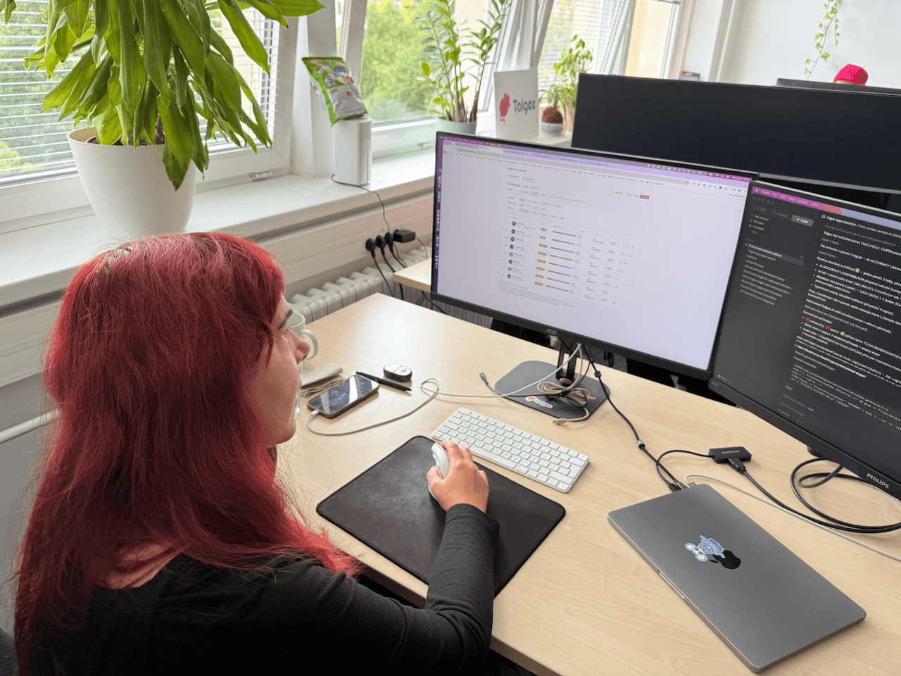Zuzka building the Statistics app during the hackathon