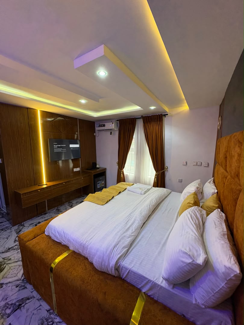 Authentic Exclusive Gold Coast Hotel & Suites photograph