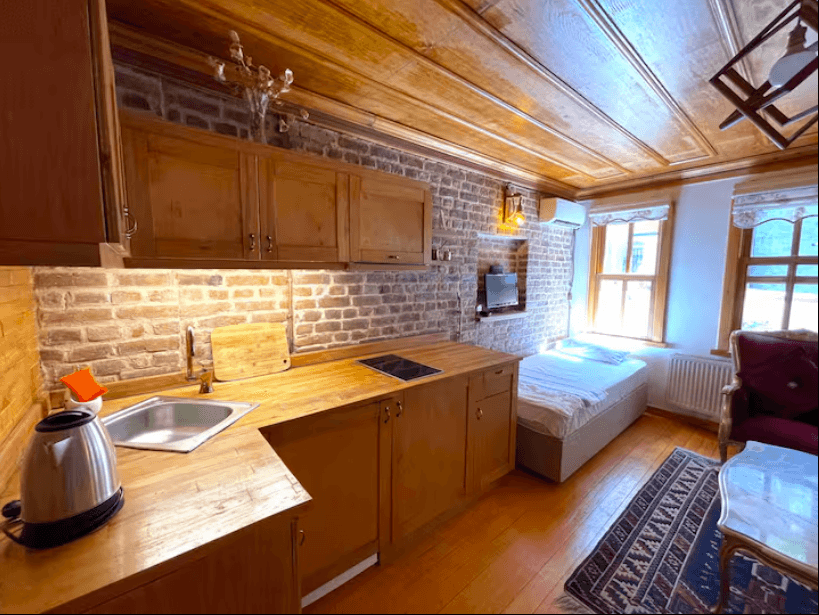 Fully equipped kitchen in boutique apartment near Bosphorus in Ortaköy