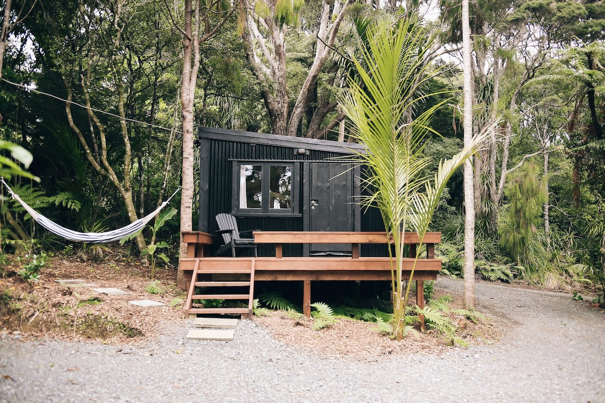 The Snug - Piha Tiny House