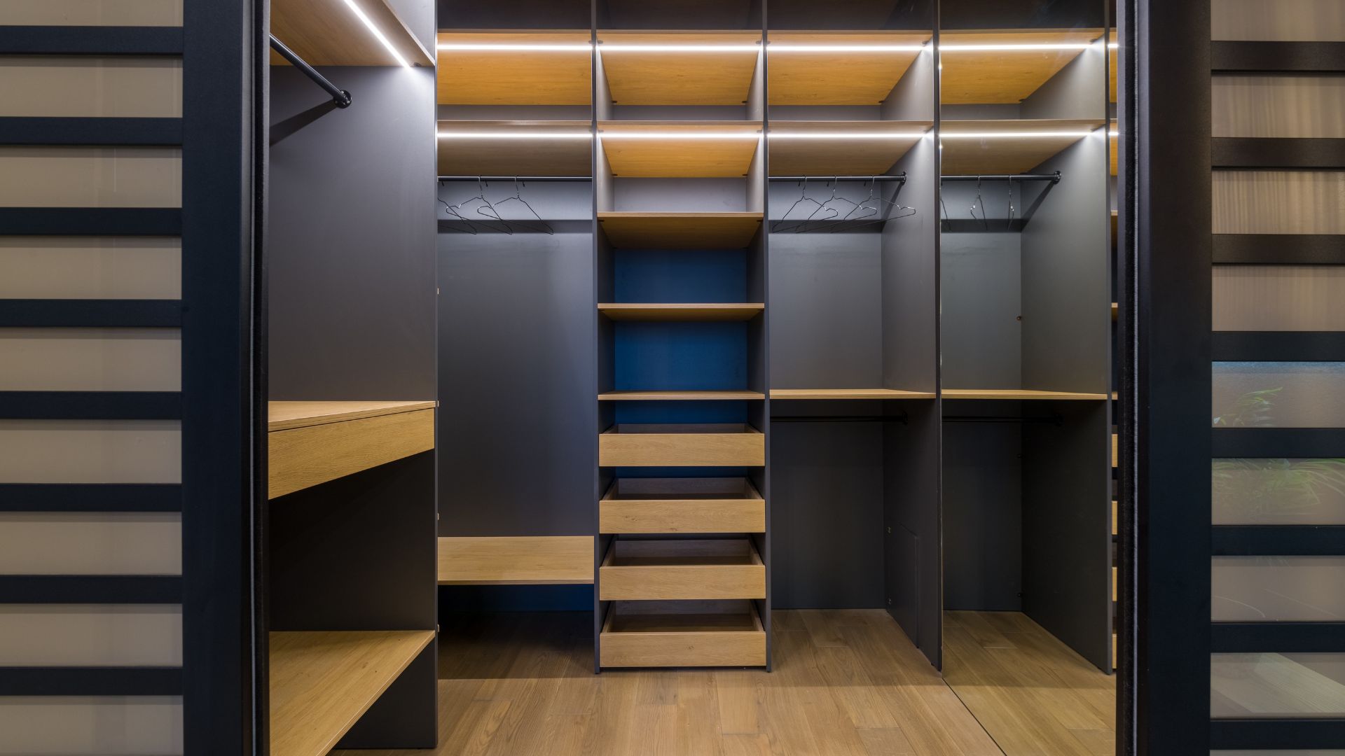 Armário inteigente e perfeitamente organizado