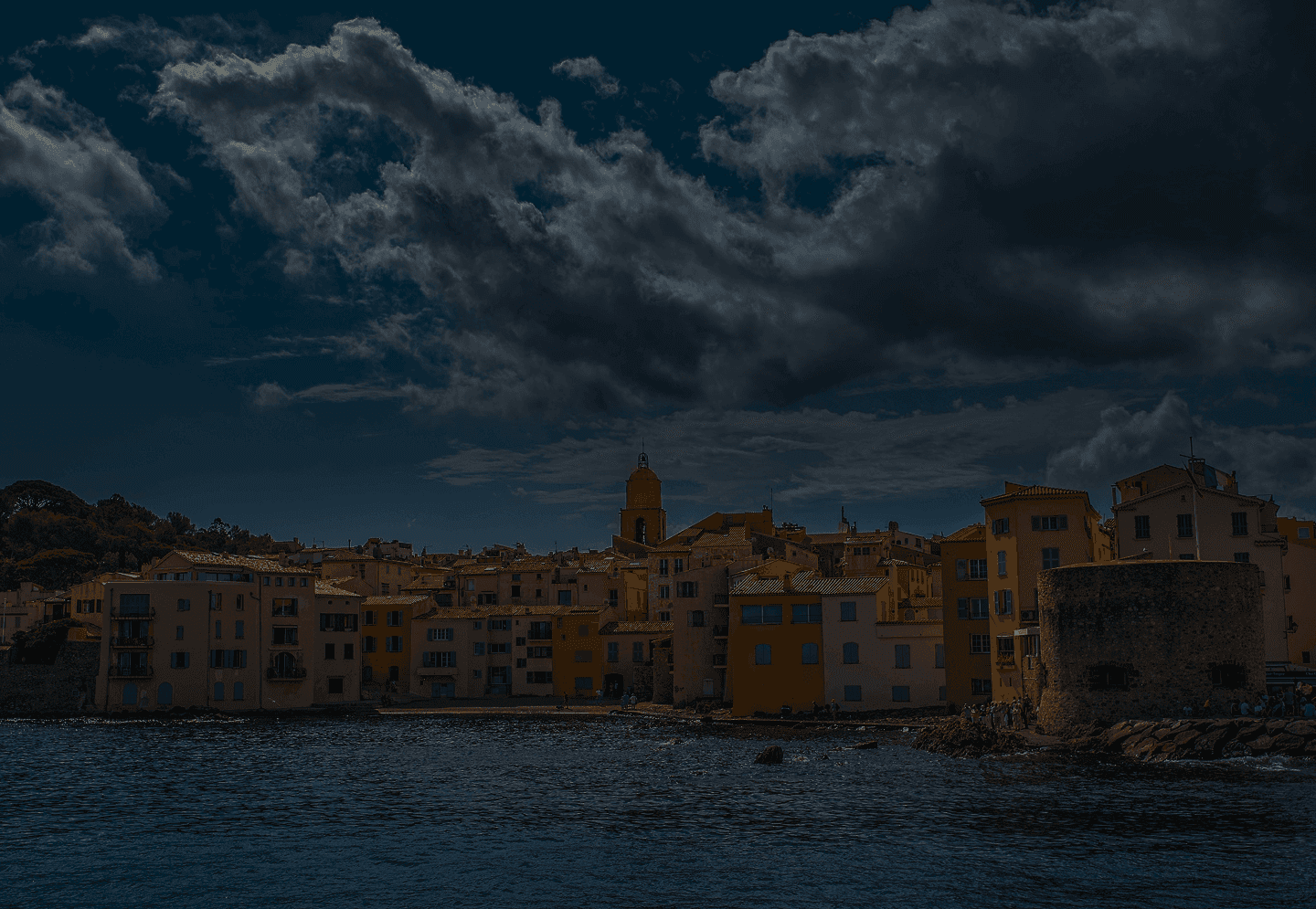 vue sur la ville de saint tropez