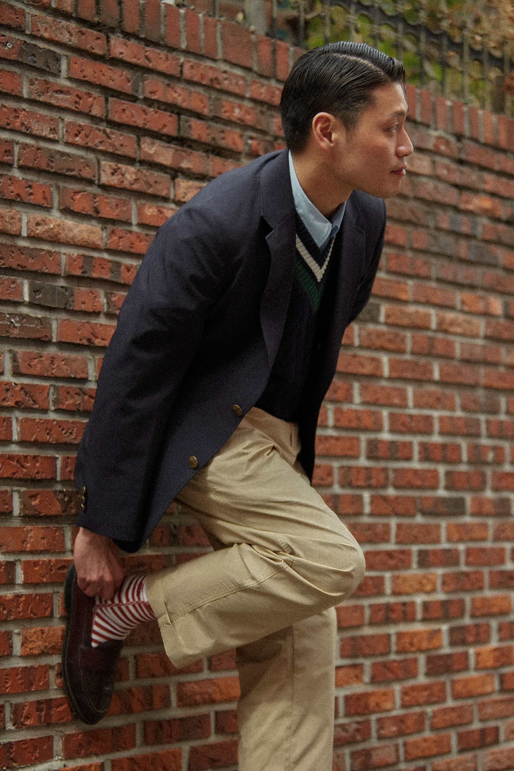 "Timeless Charm Meets Trendy Style"