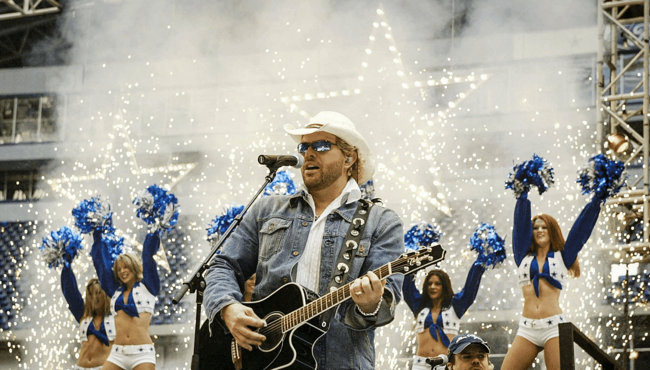 Dallas Cowboys Halftime Show with Toby Keith