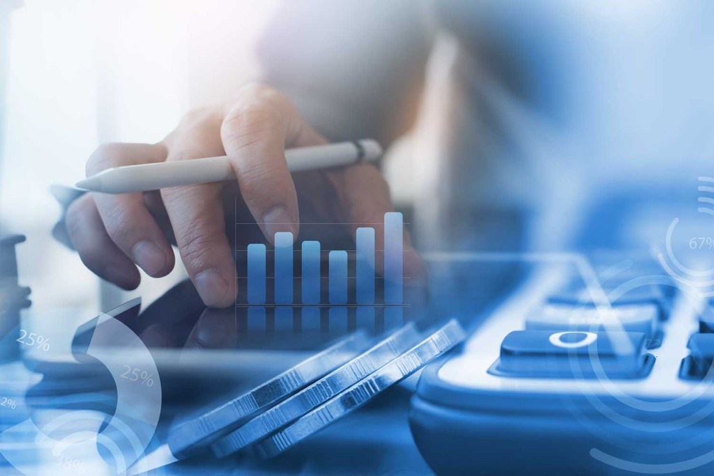 Análise de dados financeiros com gráficos digitais em dispositivo móvel e sistema de monitoramento - FindUP - Custos de TI