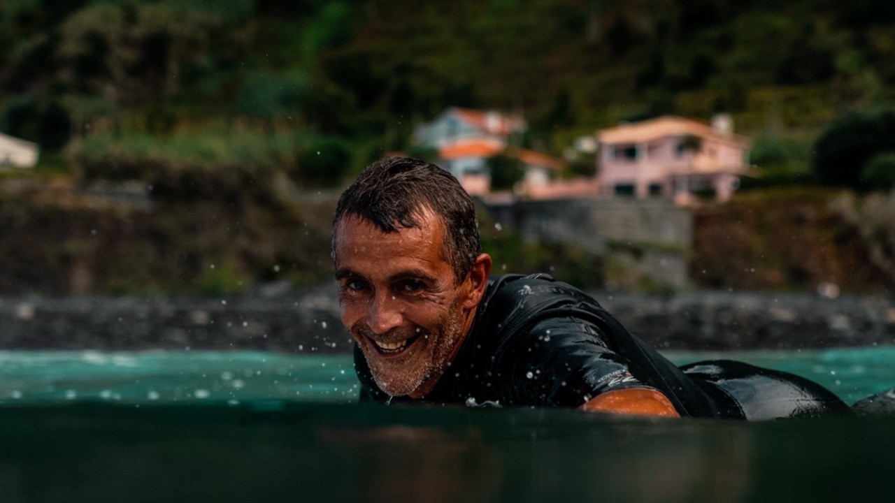Surfing in Madeira with Roberto Filipe