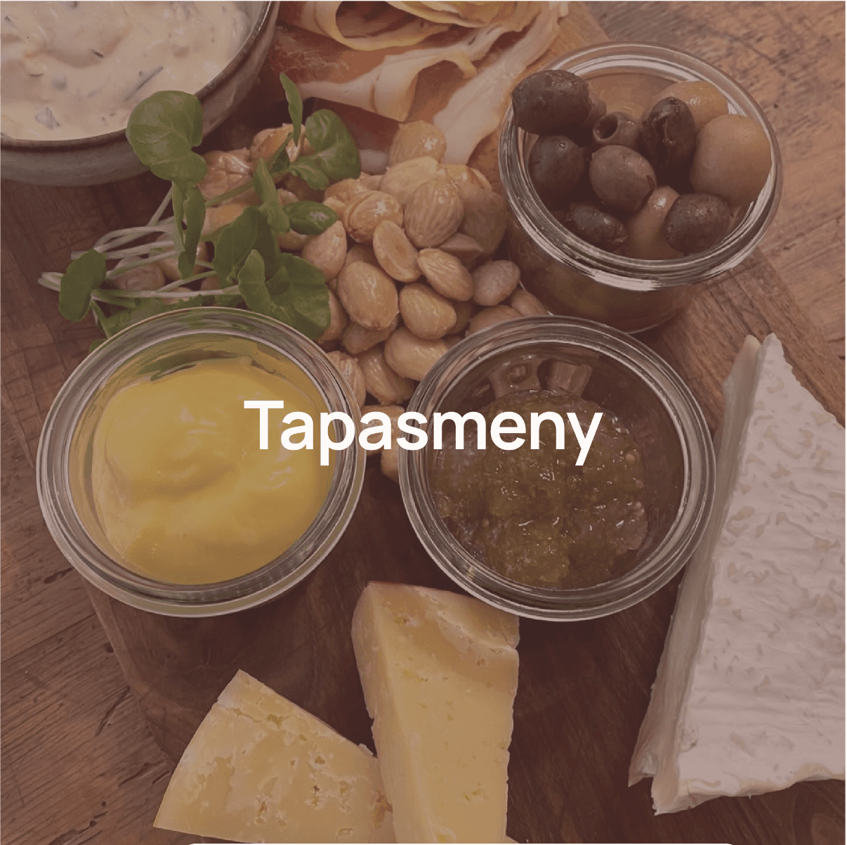 Tapastallerken med overlay med teksten "tapasmeny"