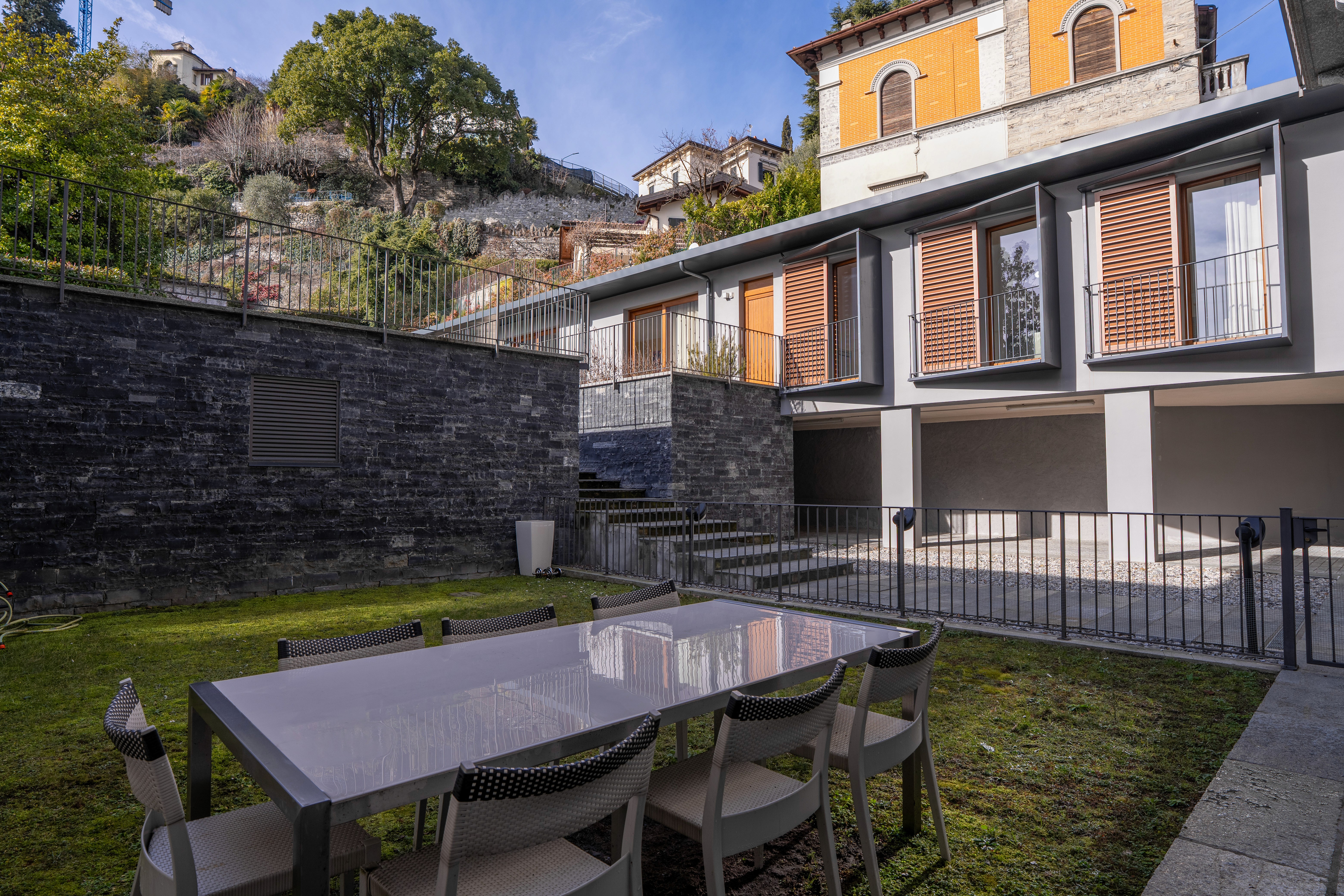 LakeHeaven Apartments