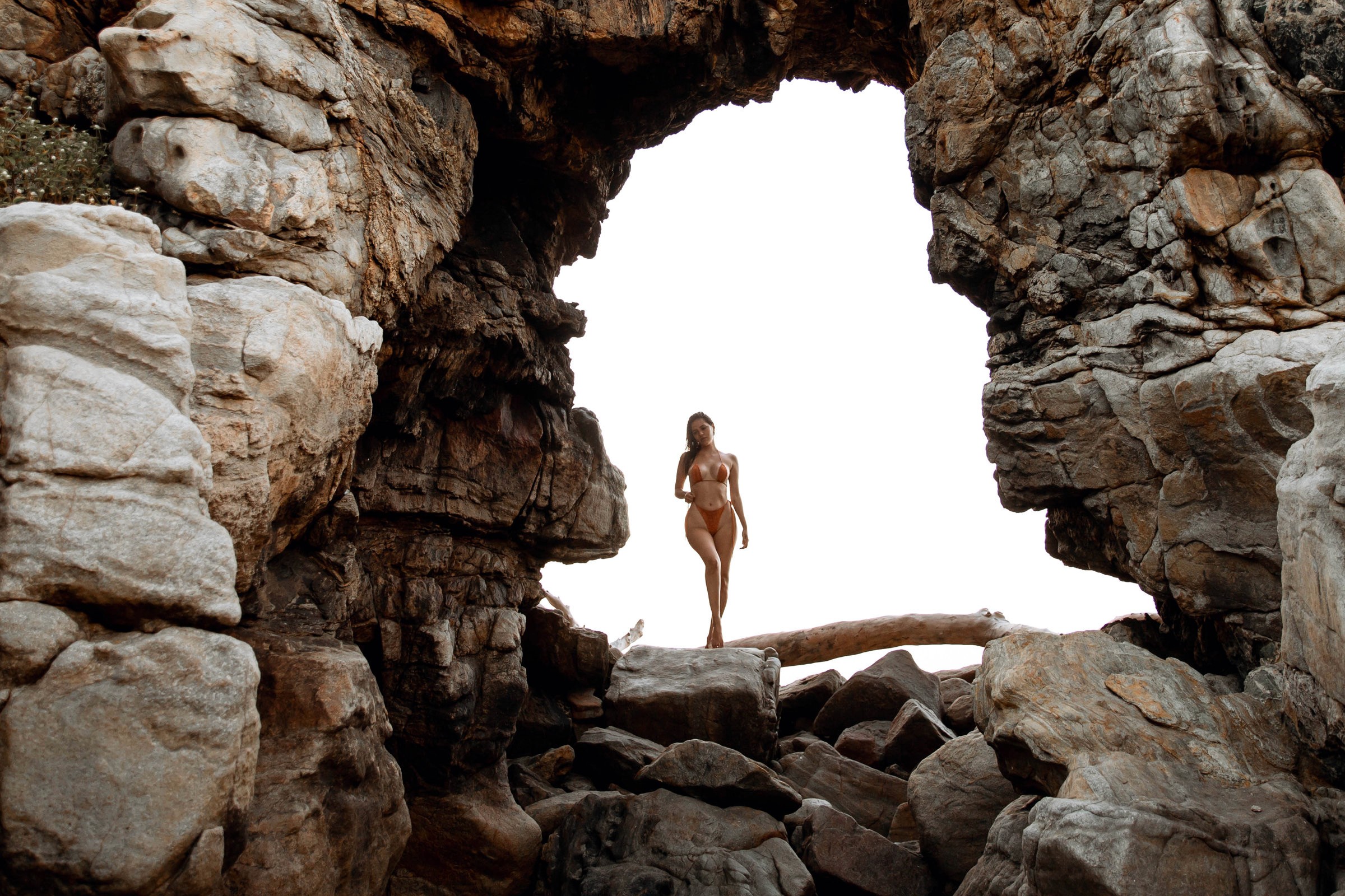 Sesión fotográfica de modelo en la playa de Puerto Escondido