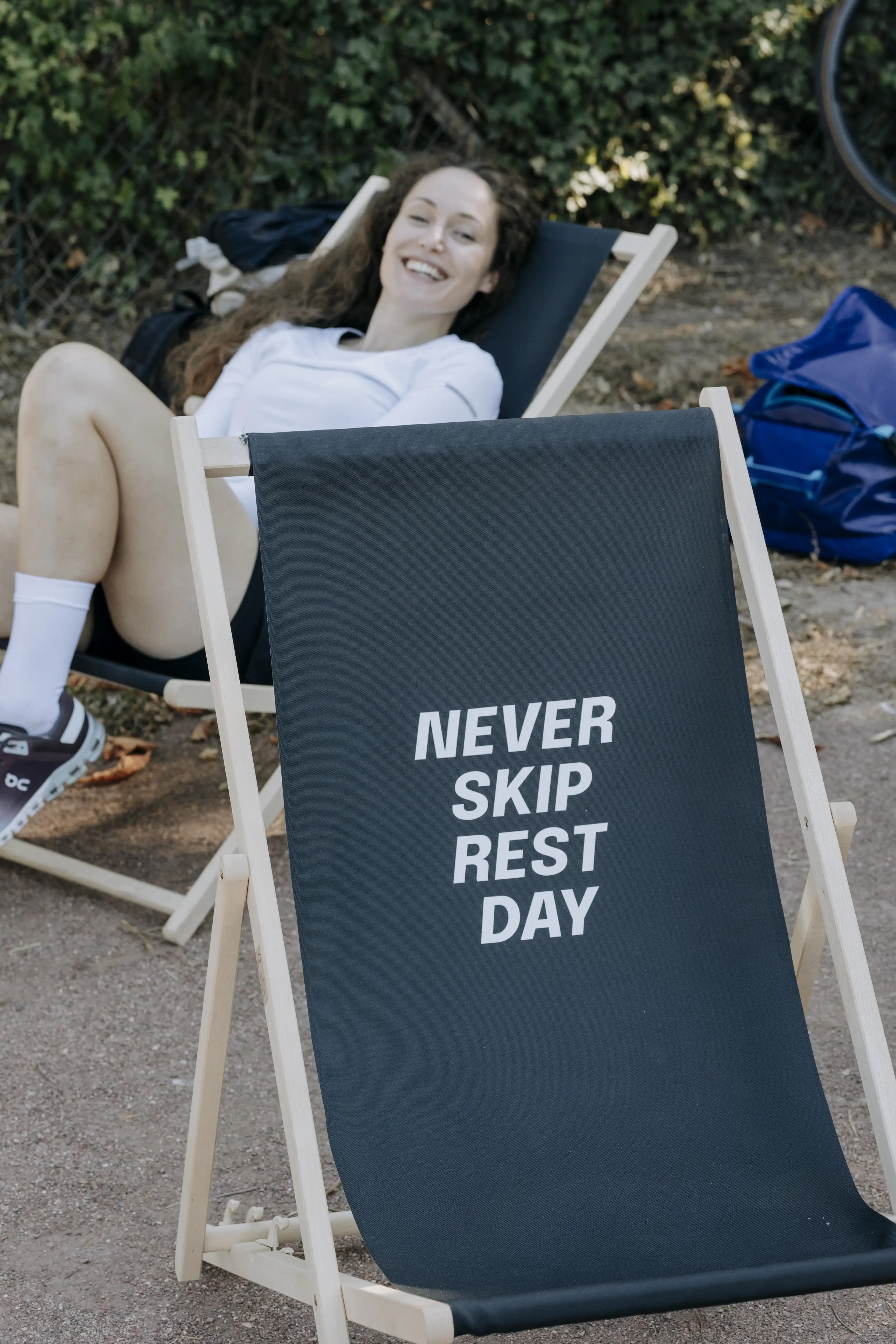 Stuhl mit Text darauf