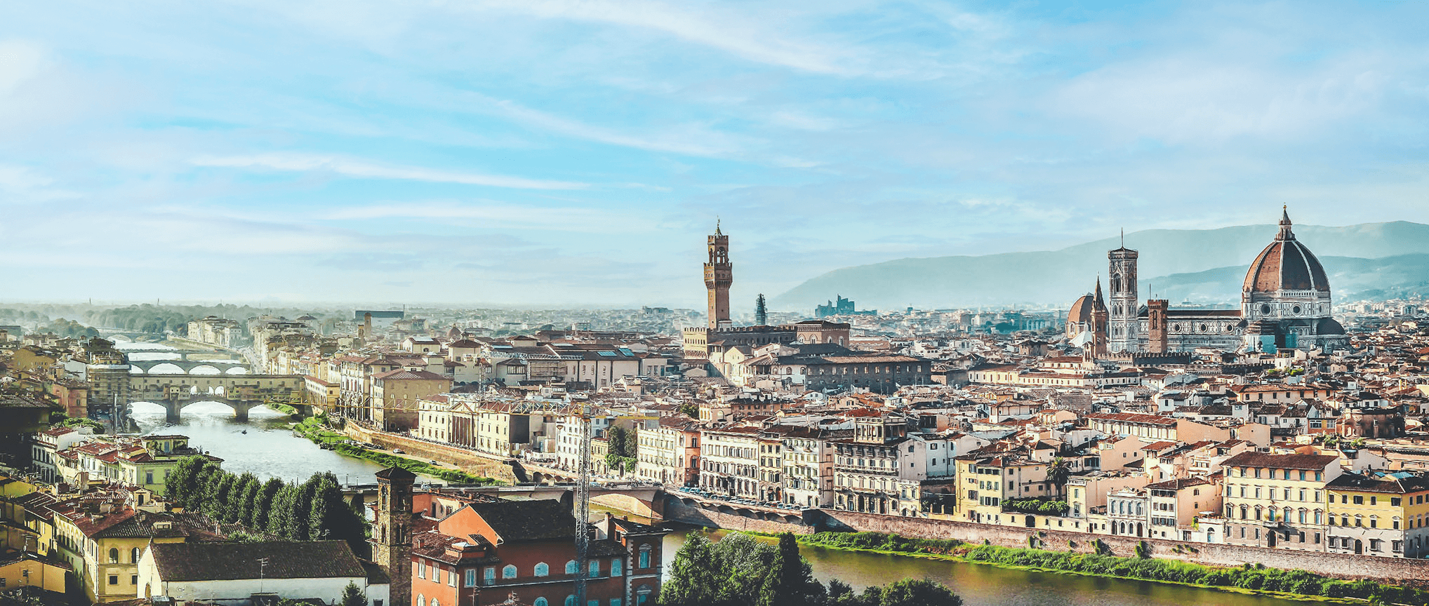 Immagine di Firenze, vista dal piazzale, che mostra il duomo, palazzo vecchio, e il ponte vecchio