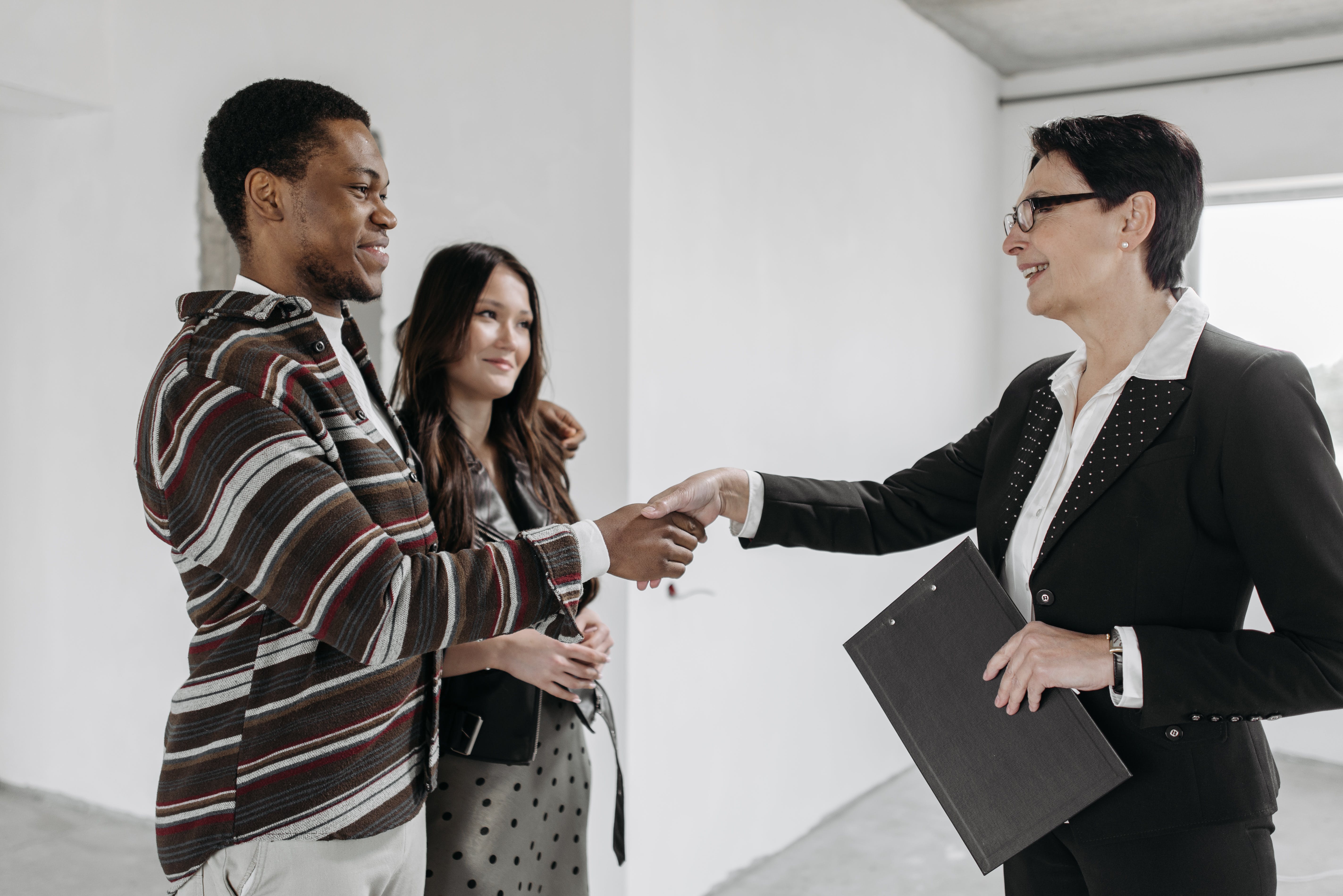 Newly wed finally have a deal with the best mortgage broker