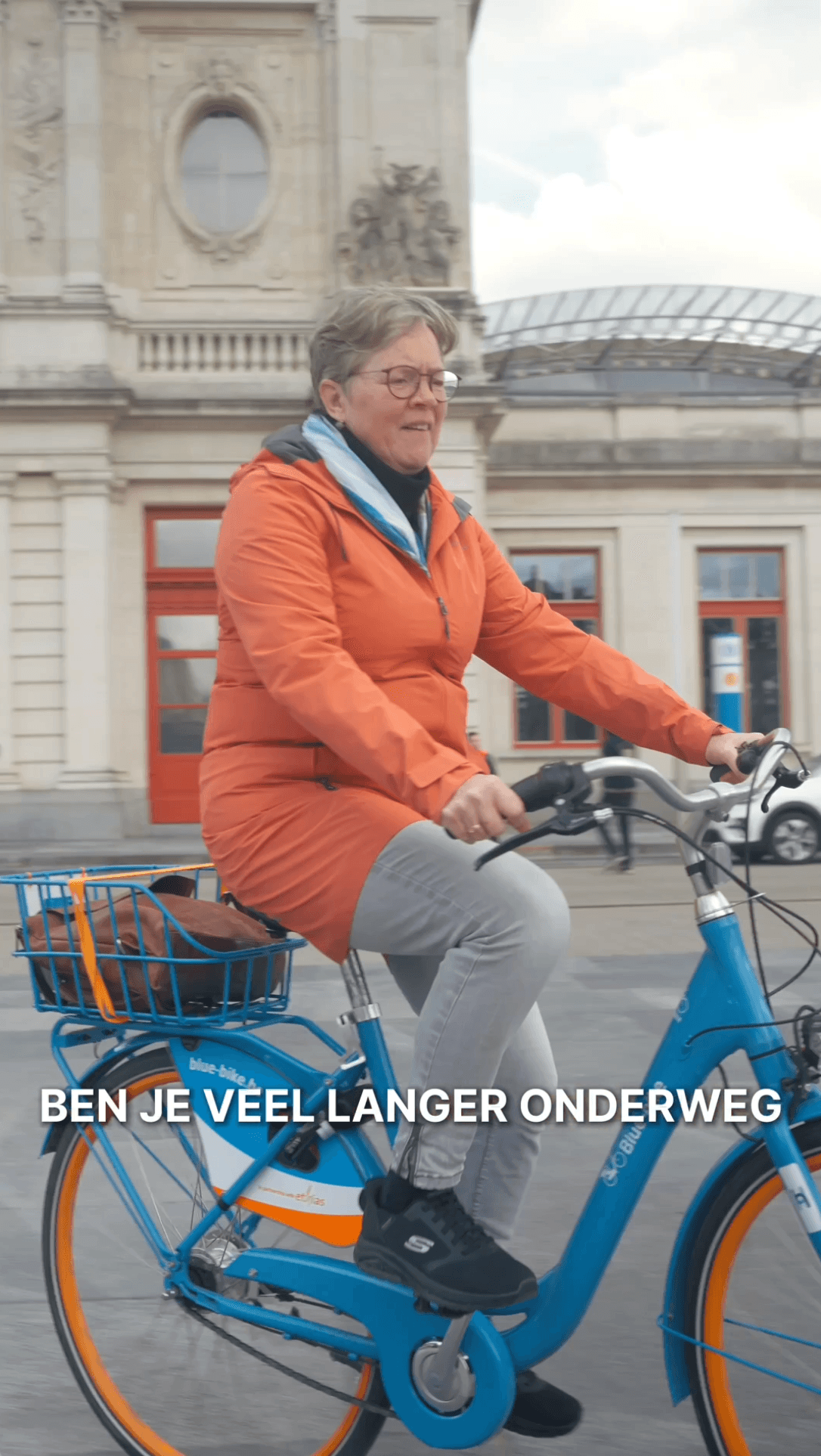Blue Bike vrouw op een fiets