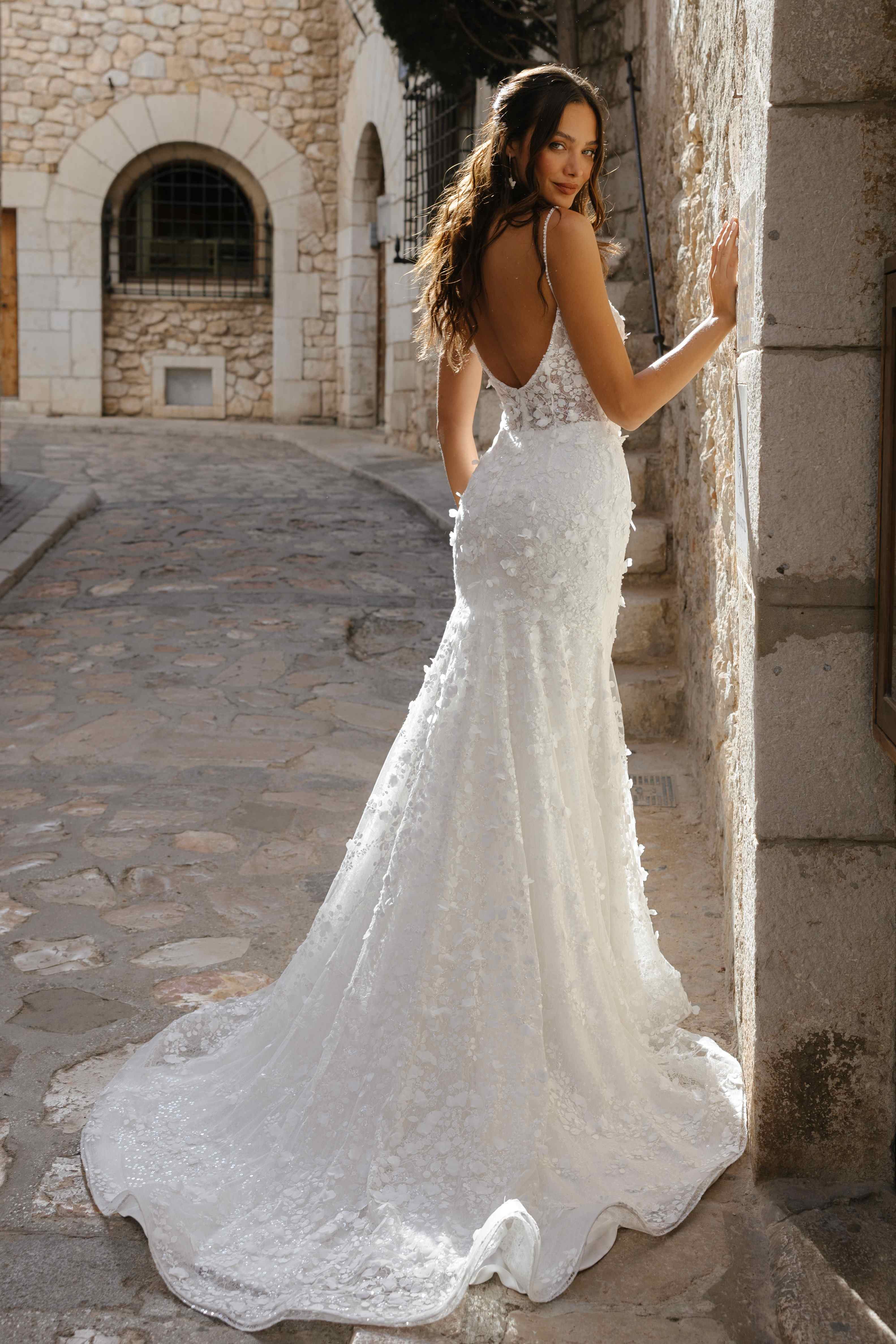 Fit-and-Flare Design mit tifen Rückenausschnitt