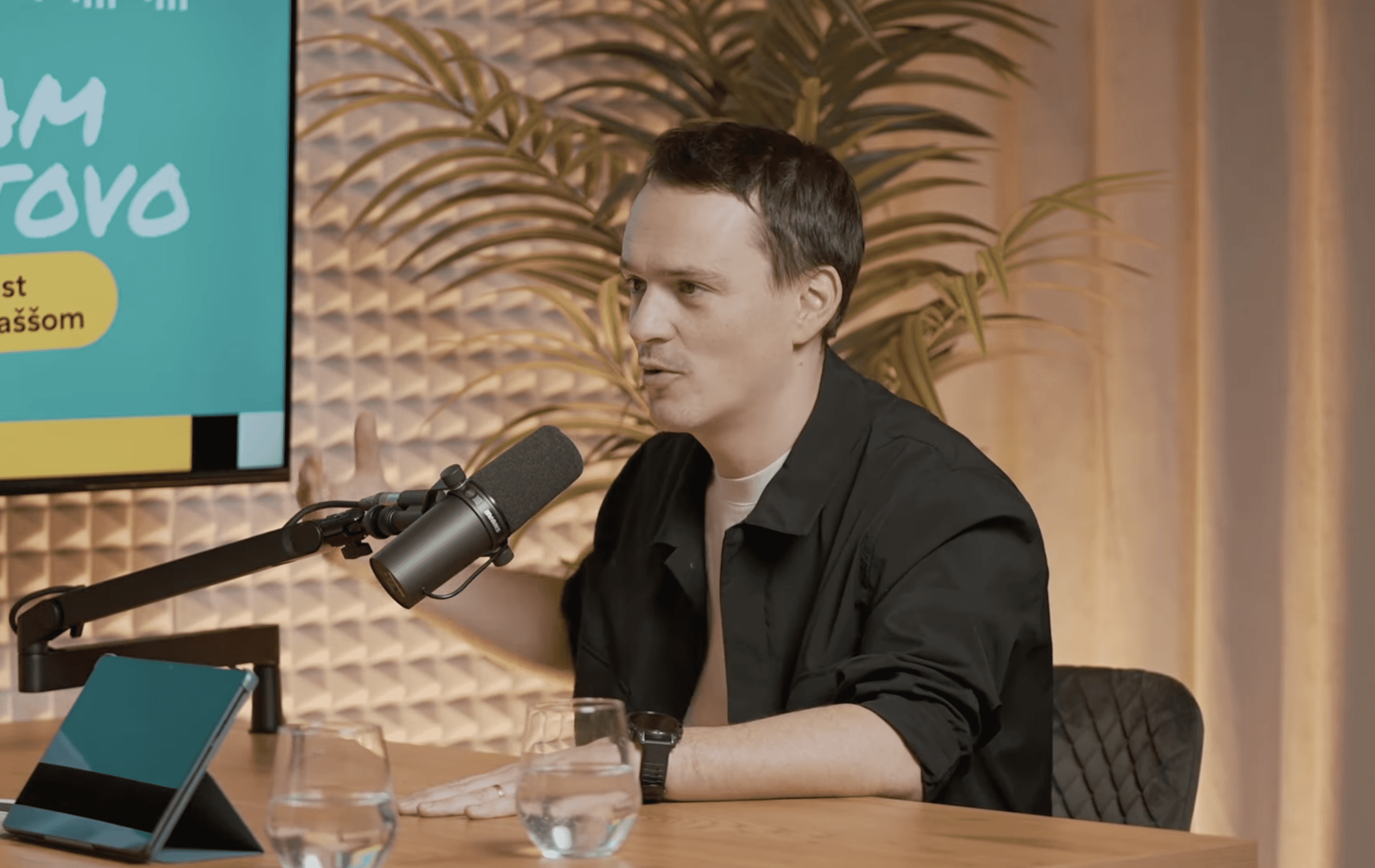 LumeX is a powerful SaaS platform designed to help businesses streamline data management and analytics