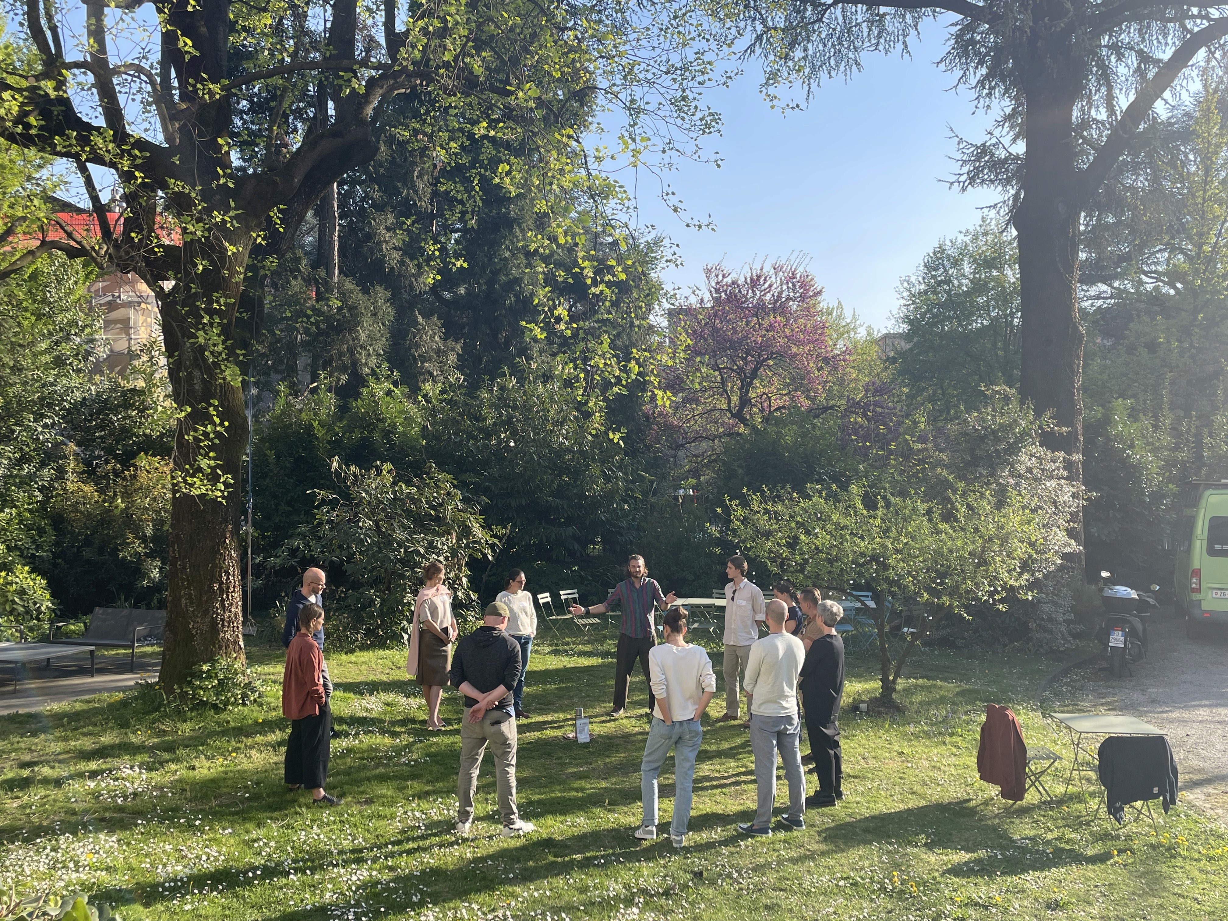 Photo géométrique d’un bâtiment.