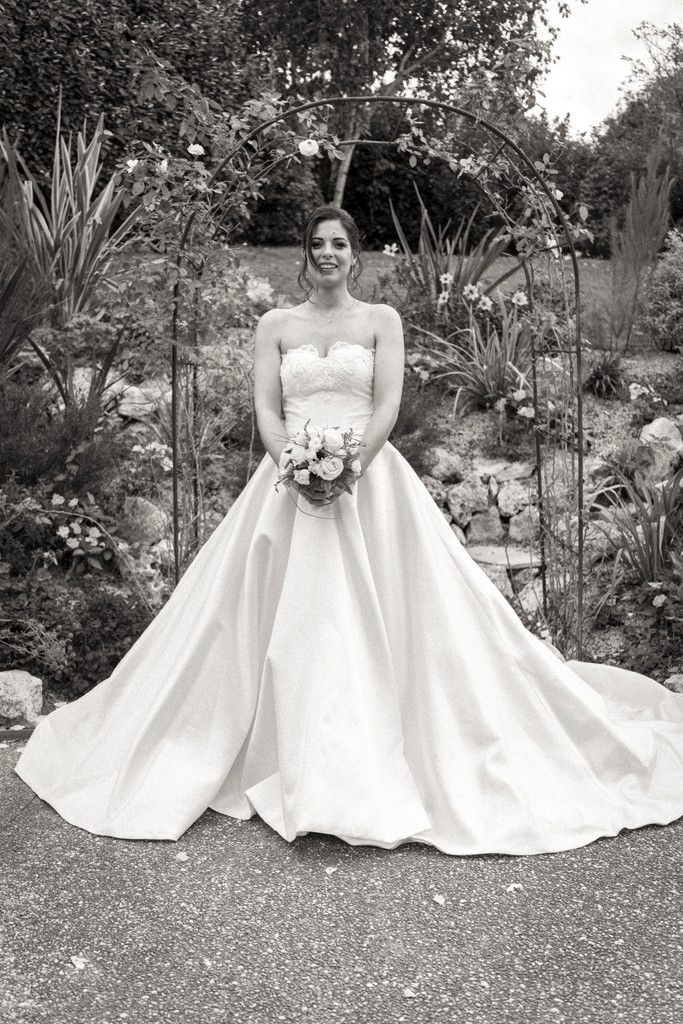 Album photo de luxe — French wedding photographer Paris — luxury wedding book France — Maison Elion — relique photographique rare — fragment intemporel — rituel artistique — photographe mariage haut de gamme — Seine-et-Marne 77 — album mariage bespoke sur mesure — timeless photography France — image symbolique — luxury French wedding photography