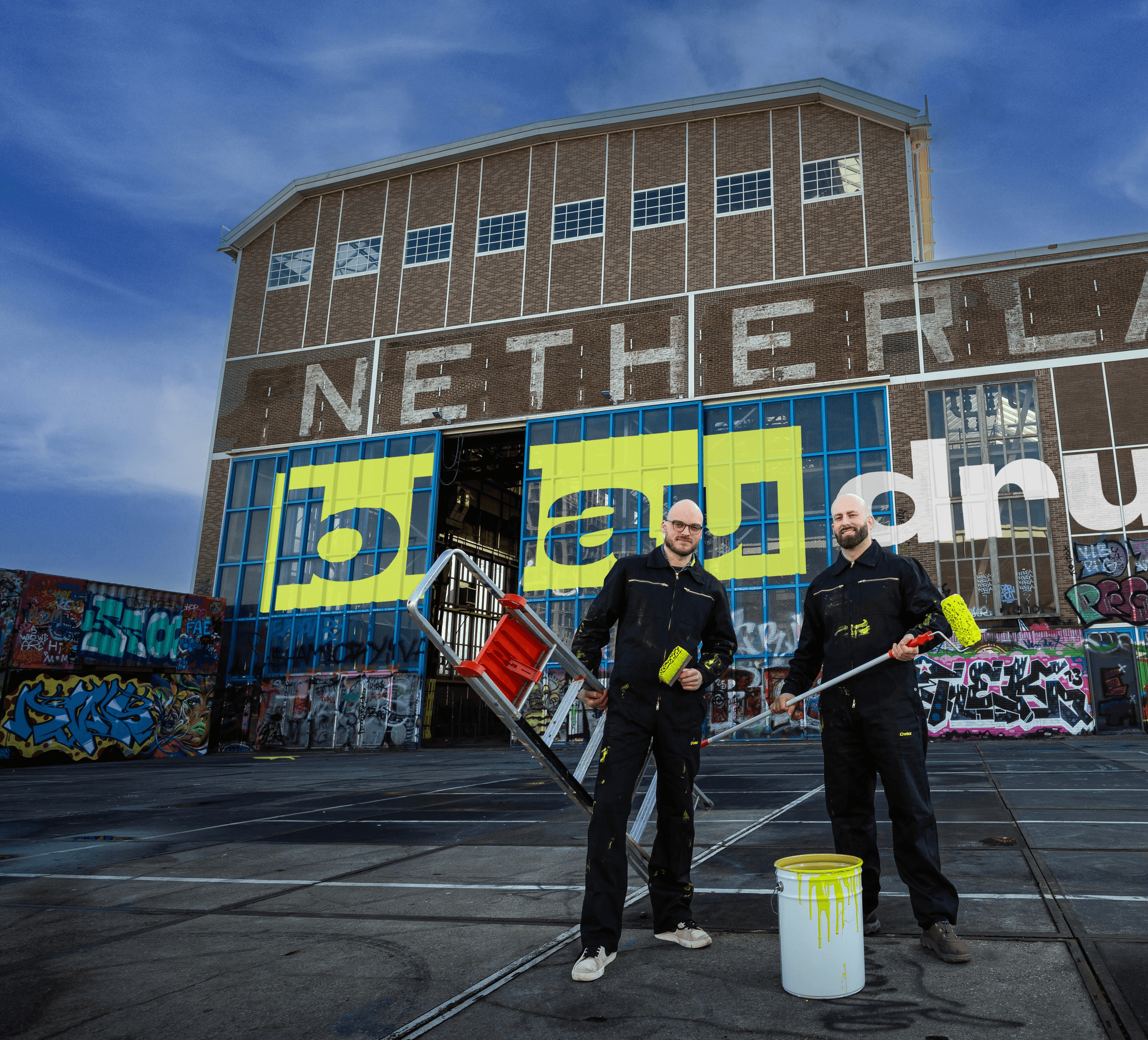 Blaudruck founders in front of an old fabrique