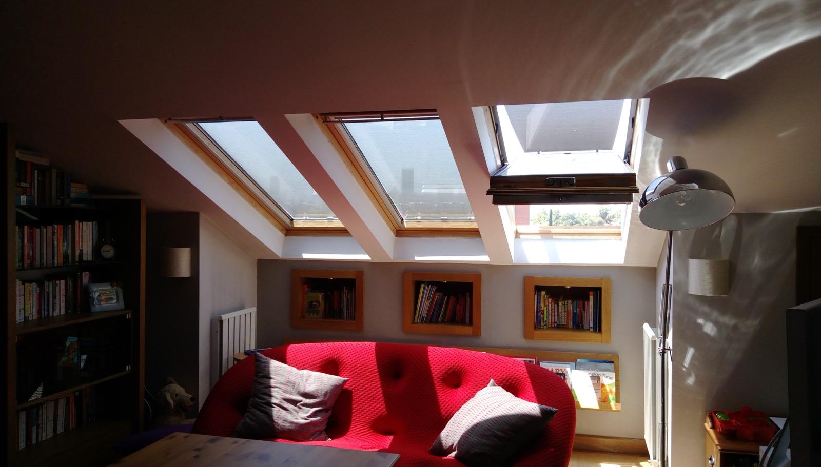 Geometrik skylight ve mavi gökyüzü