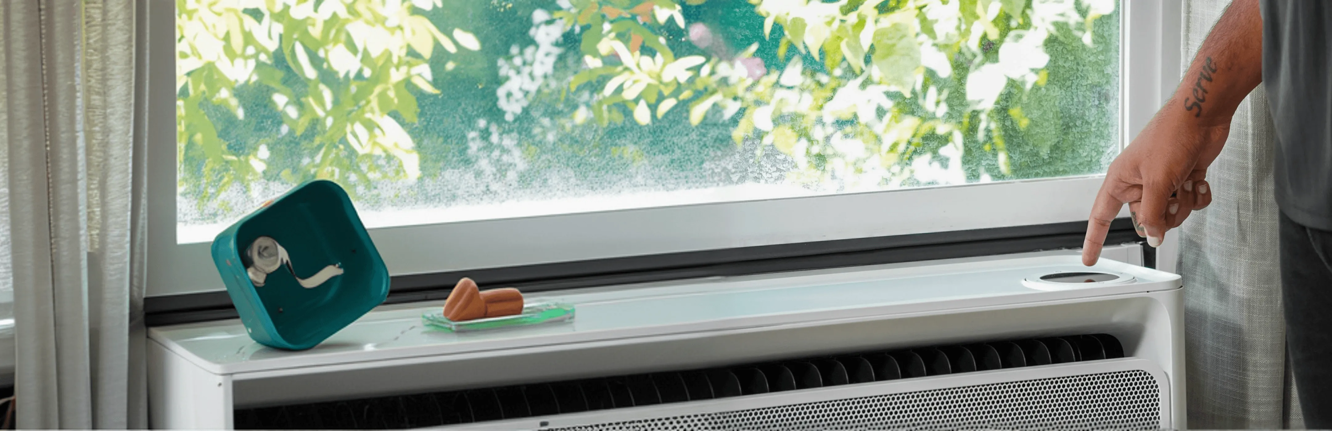 Gradient heat pump beneath a sunny window