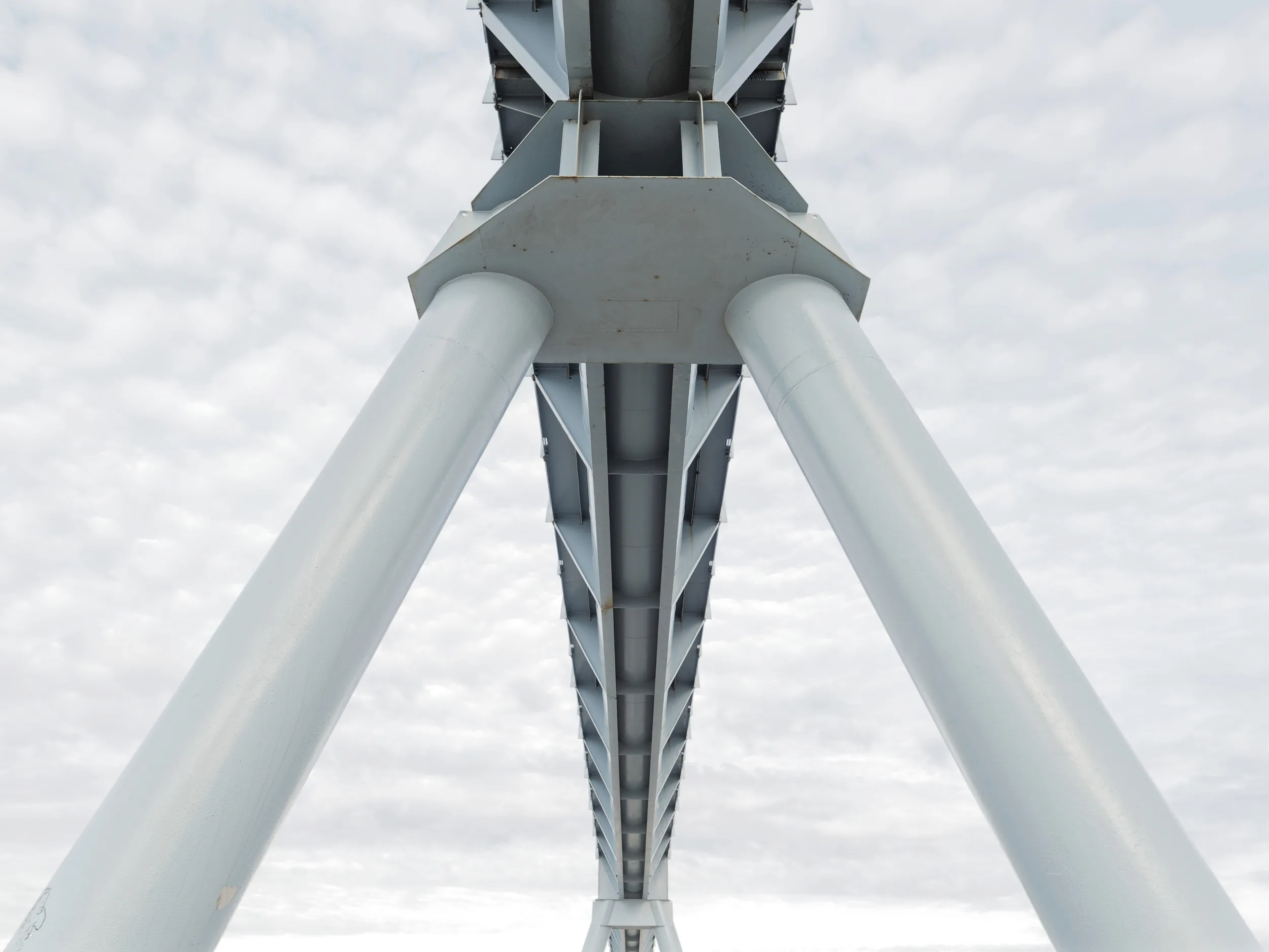 Photographie d'architecture esthétisant les lignes de construction pour une composition photographique très graphique, visuellement harmonieuse et impactante