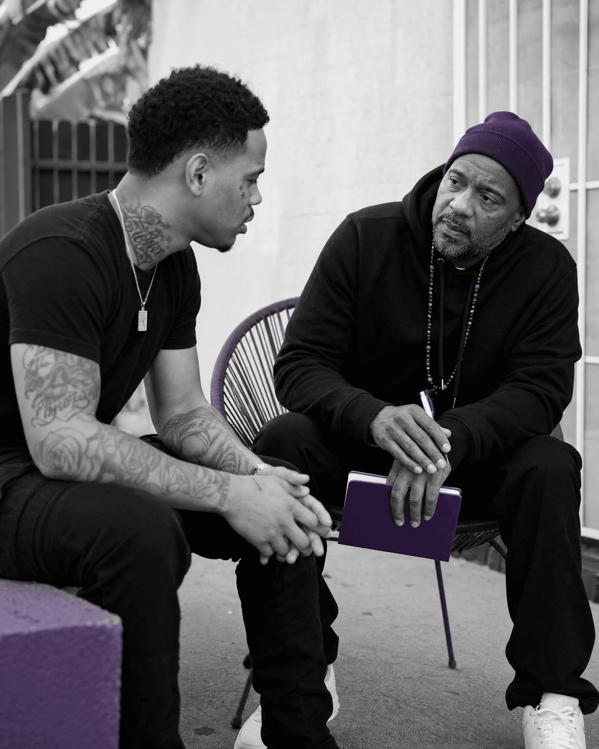 Mentor speaking with a justice-impacted young adult in South Los Angeles.